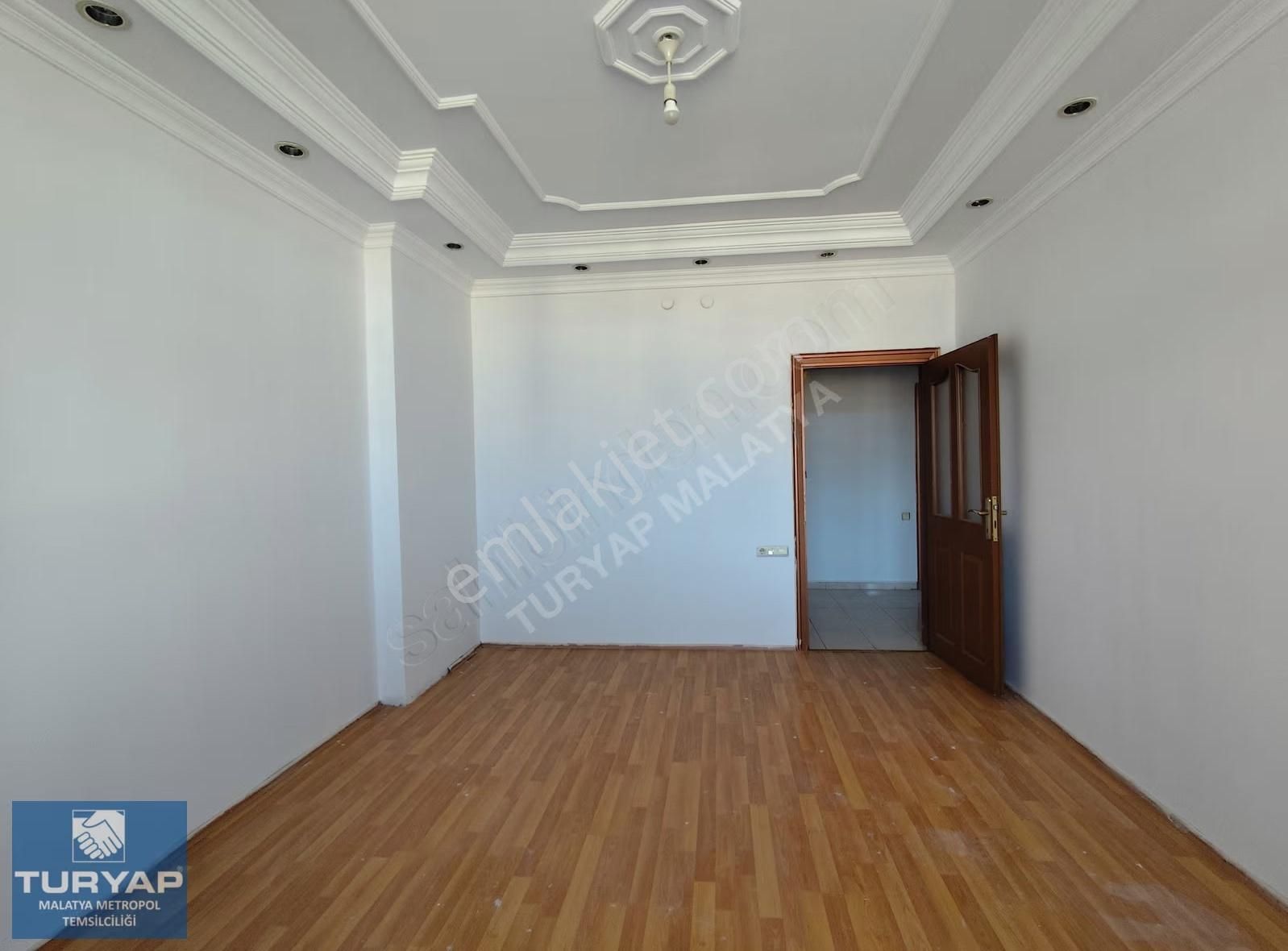 Turyap Metropol'den Çöşnükte Site İçerisinde Kiralık 3+1 Daire - Görsel 2