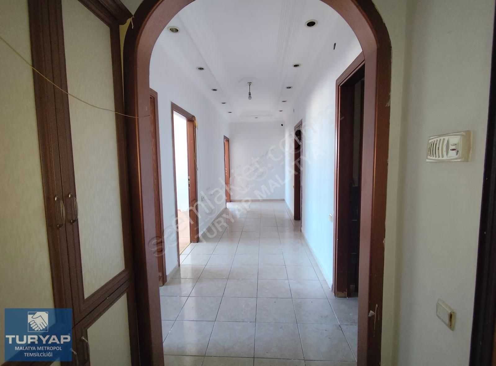 Turyap Metropol'den Çöşnükte Site İçerisinde Kiralık 3+1 Daire - Görsel 13
