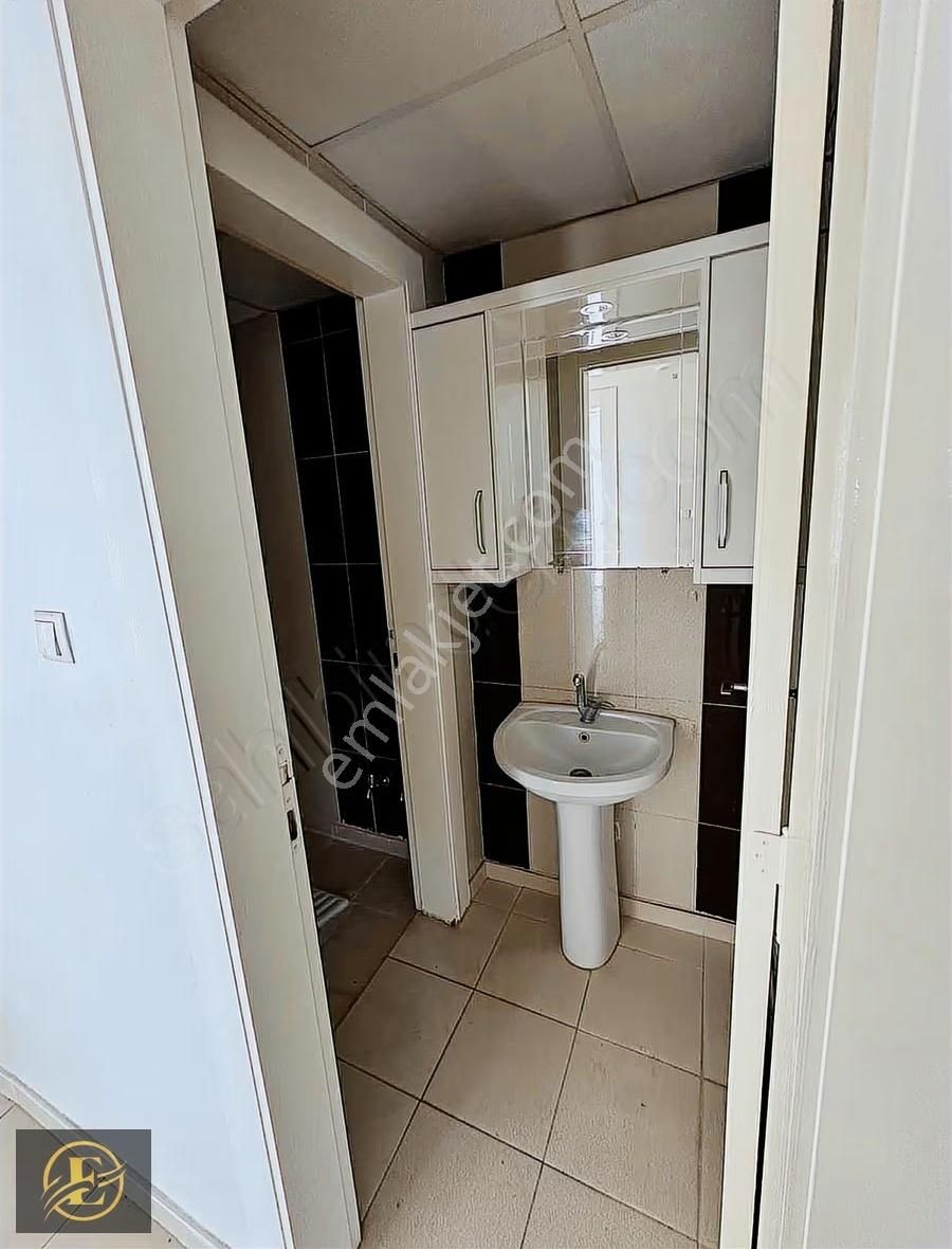 Ekol'den Millet Camii Karşısı Arakat Site İçi Kilerli Geniş 3+1 - Görsel 3