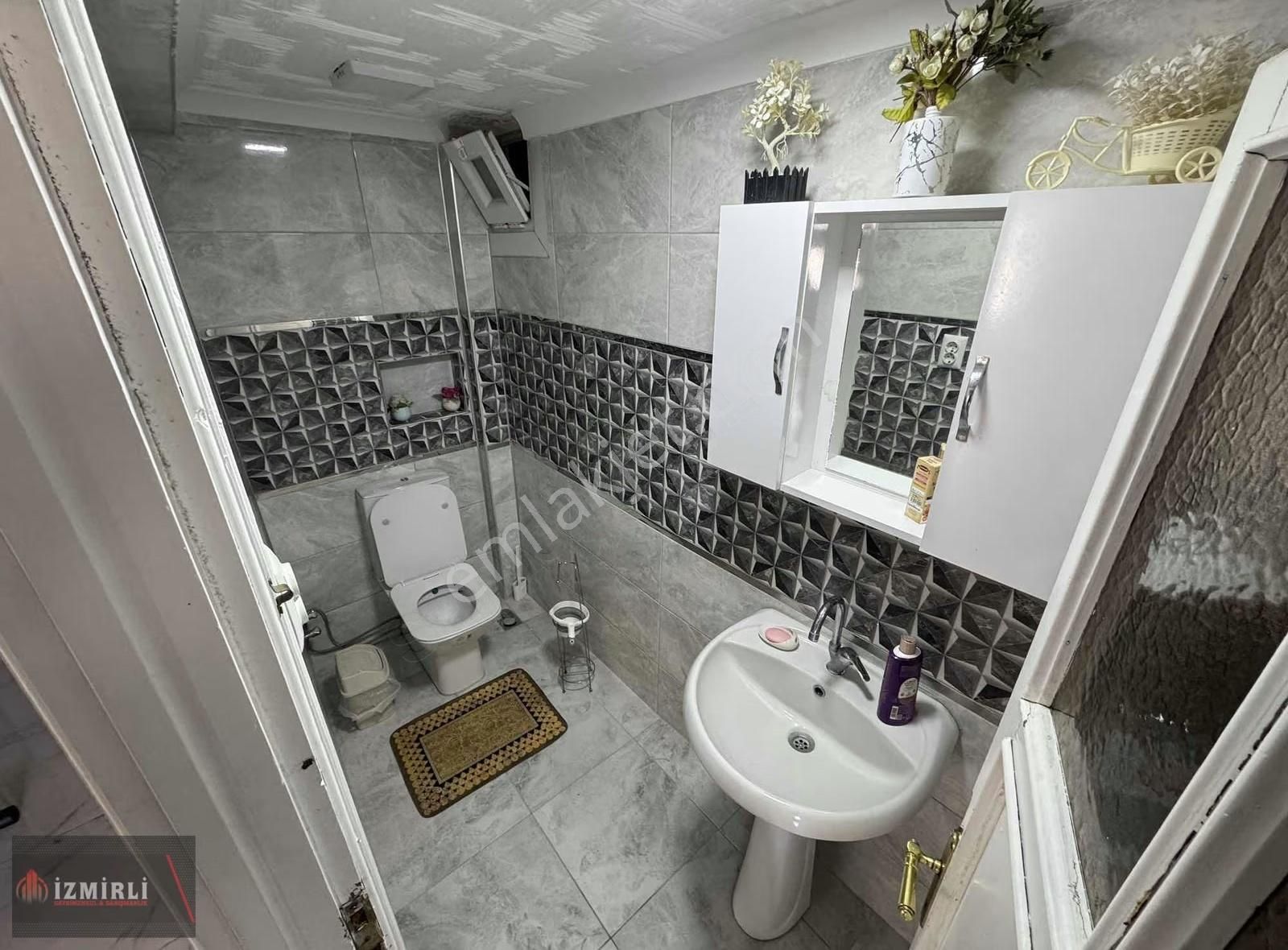 Mithatpaşa Mahallesi'nde Merkezi Konum Yapılı 3+1 Satılık Daire - Görsel 7