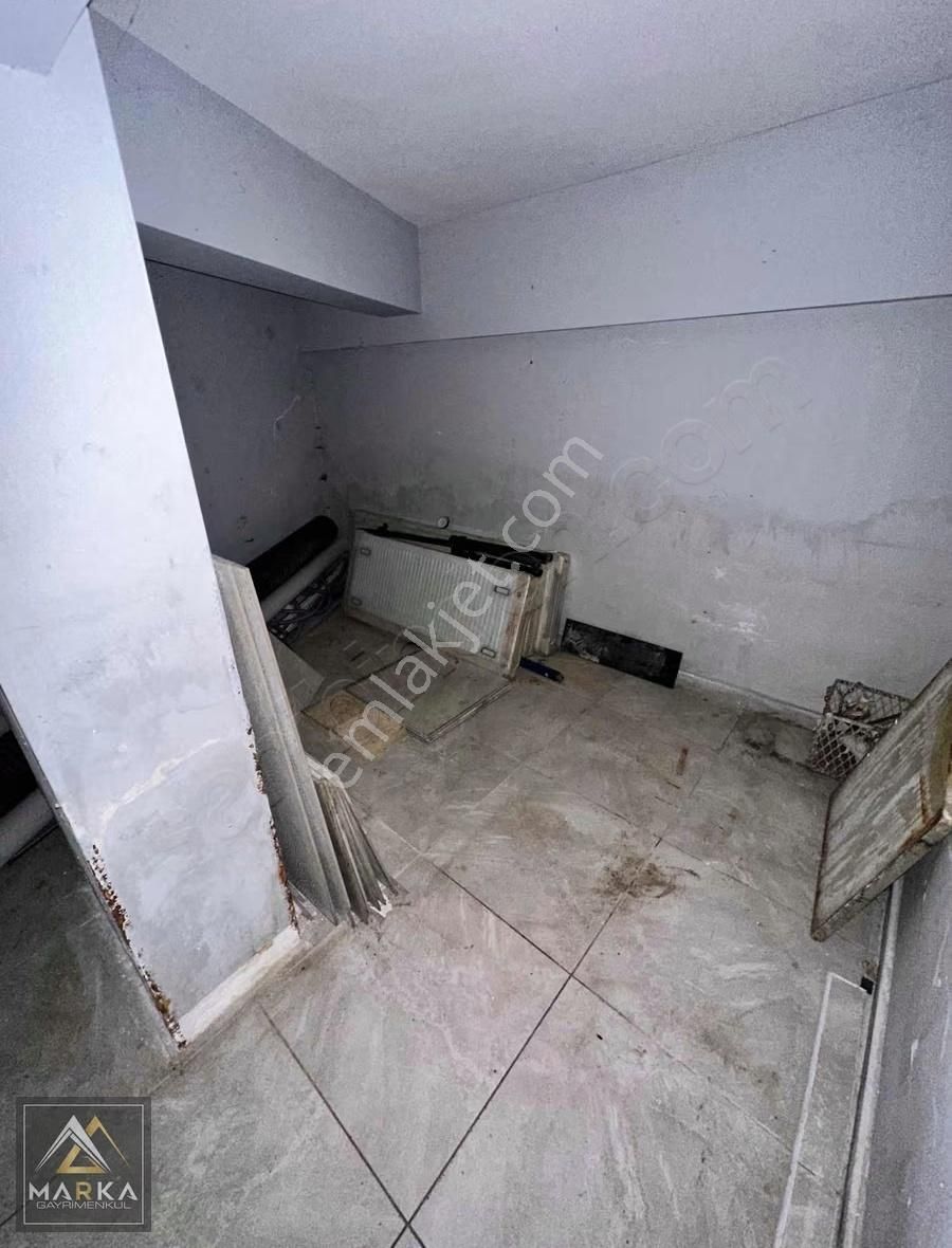 Marka'dan Gua Cafe Yanı Laleli Plaza Altı 180 M2 Kiralık Dükkan - Görsel 13