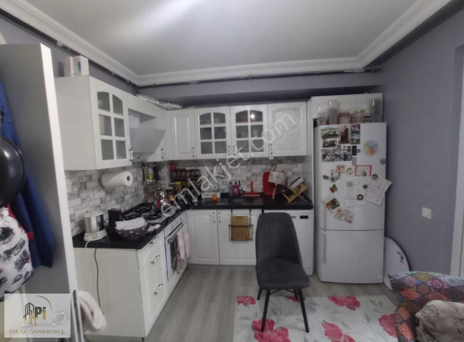 Pi Emlak,tan Sirintepe Bursa Caddesi Yakını 2+1 Daire