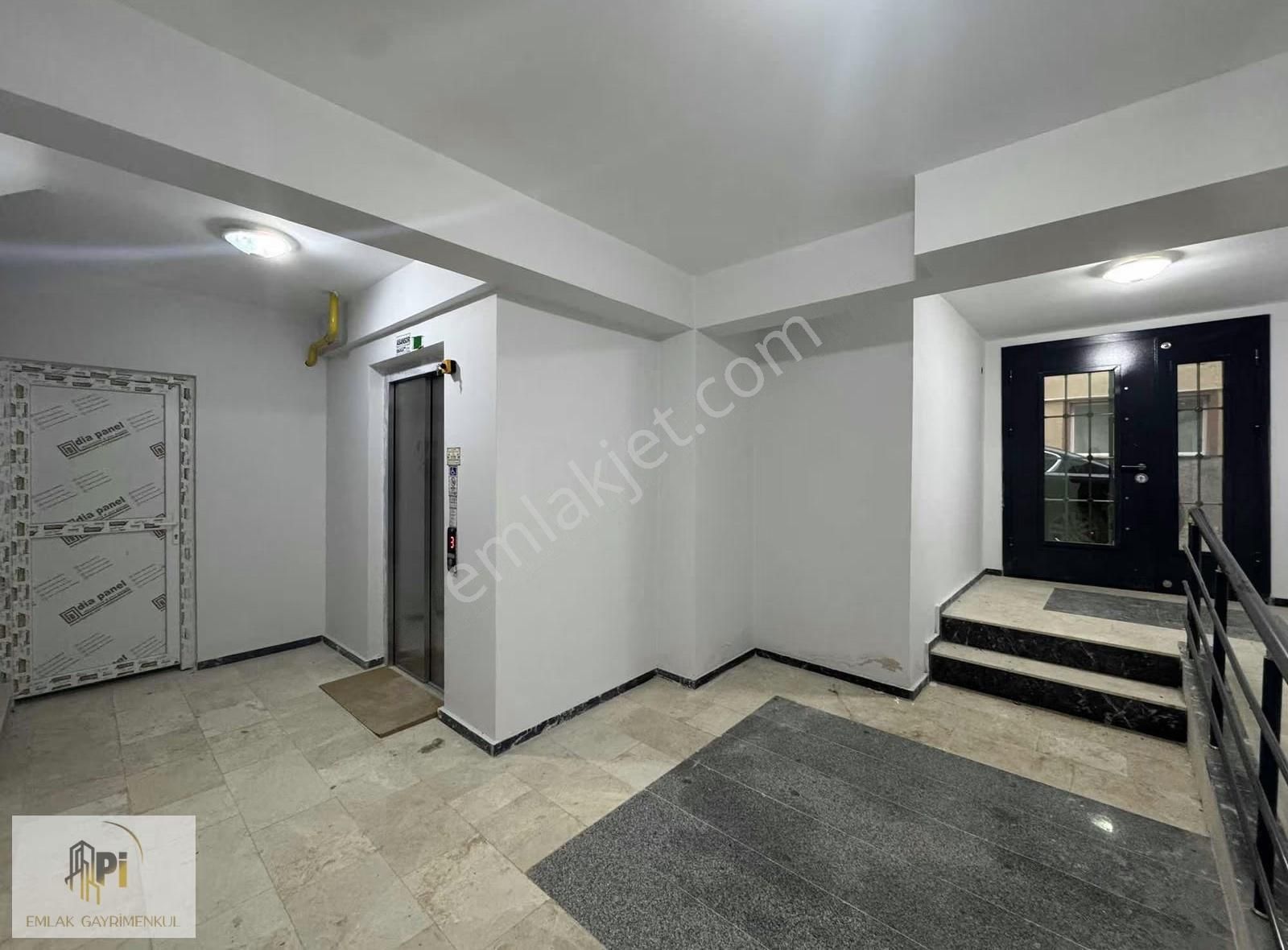 Ümit Hastanesi Yakını Yerden Isıtma Garajlı Asansörlü 1+1 Daire - Görsel 18