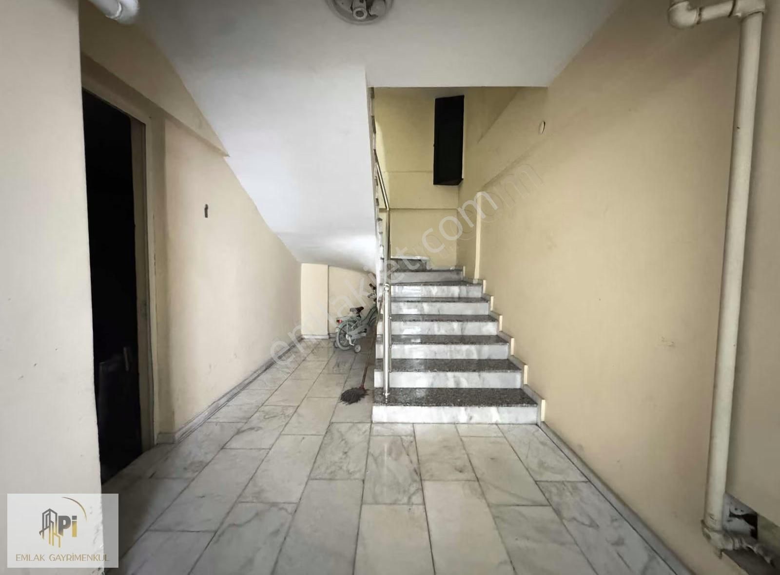 Ümit Hastanesi Yakını Amerikan Mutfaklı 2+1 Garajlı İskanlı - Görsel 16