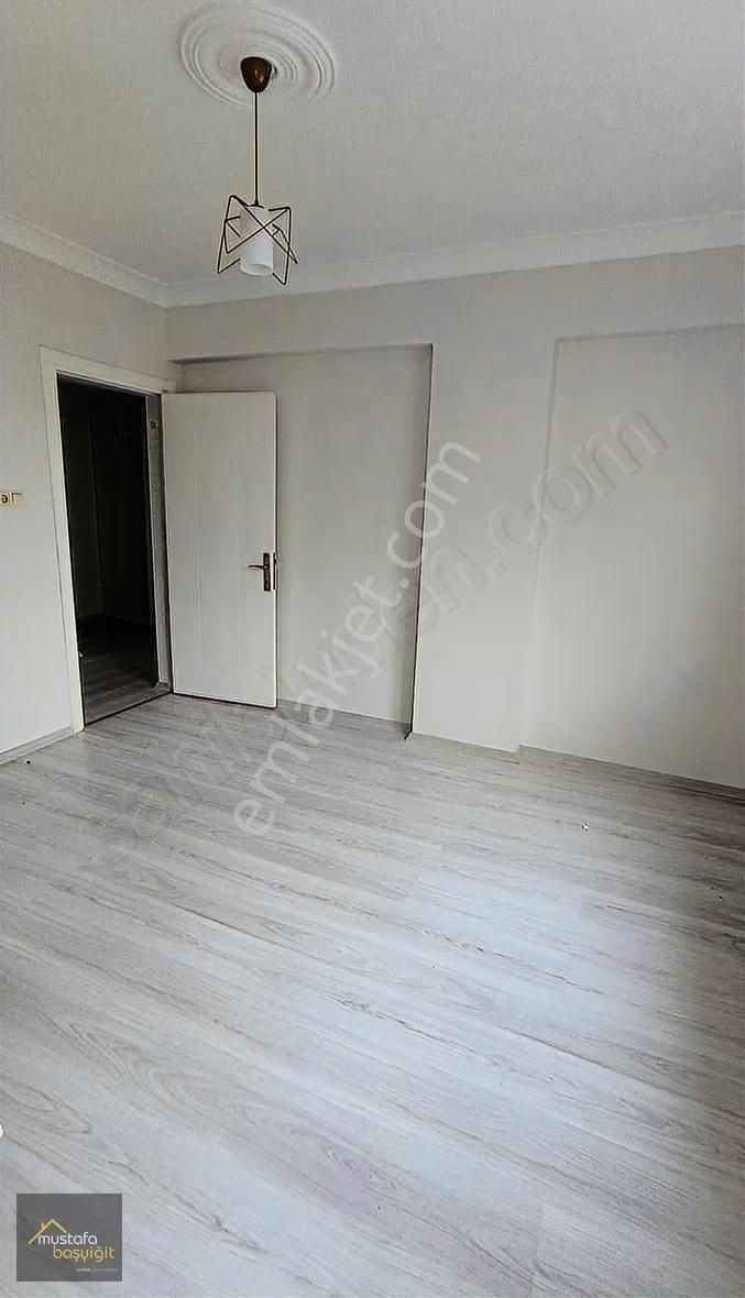 Mustafa Başyiğit Emlak'tan Atatürk'te 2+1 Ara Kat Satılık Daire
