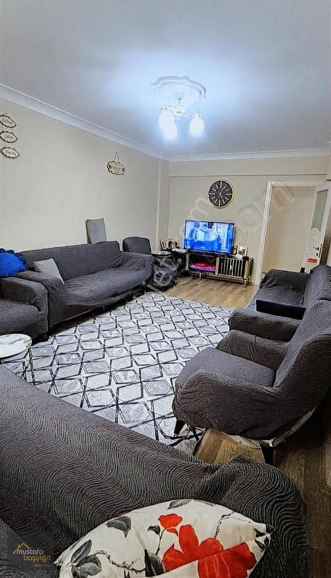 Mustafa Başyiğit Emlak'tan Efendi,de 105m2 2+1 Geniş Daire