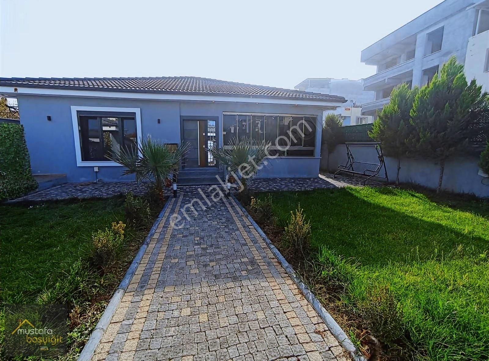 Mustafa Başyiğit Emlak'tan Efendi Mahallesinde Satılık Villa