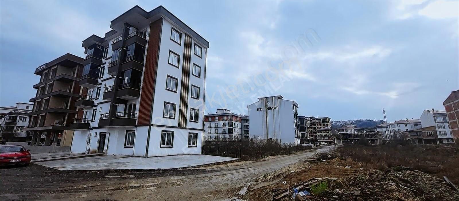 Cumhuriyet Final Okulları Yanı Kiralık 55 M2 1+1 Eray Gök Emlak