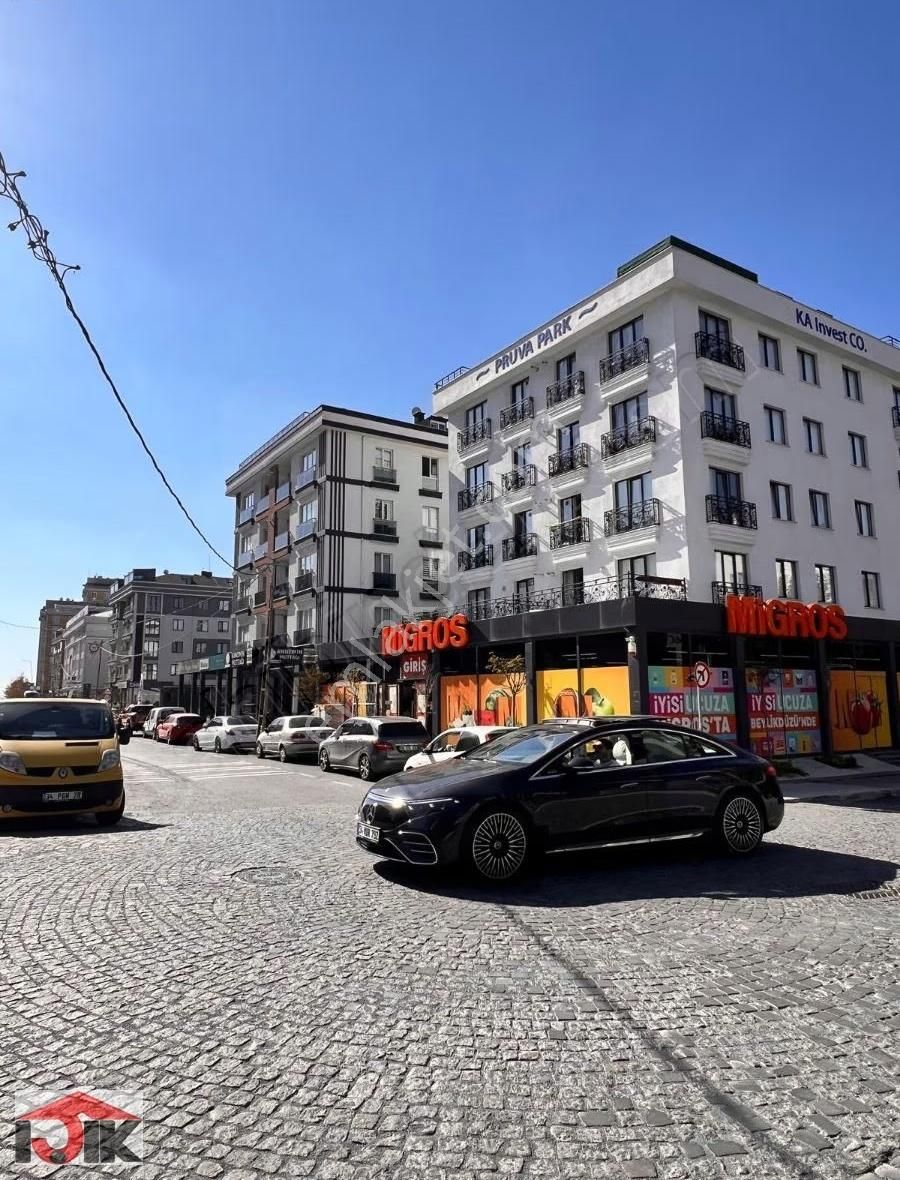 Kavaklı Mahallesi İbrahim Müteferrika Caddesi Üzerinde