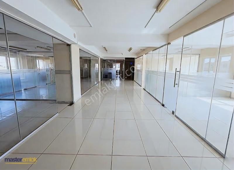 Merterde Nadir Fırsat 1.500 M² Kullanım Alanı Cadde Cepheli - Görsel 3