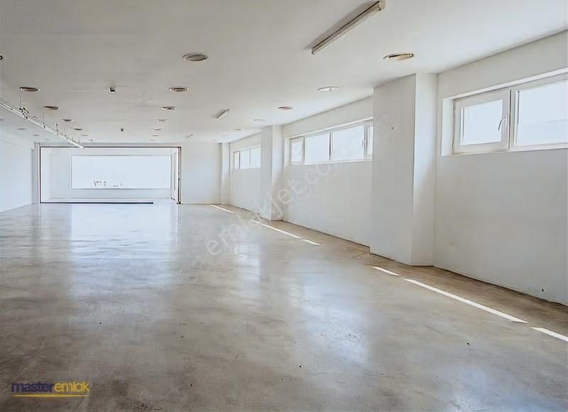 Merterde Nadir Fırsat 1.500 M² Kullanım Alanı Cadde Cepheli - Görsel 4