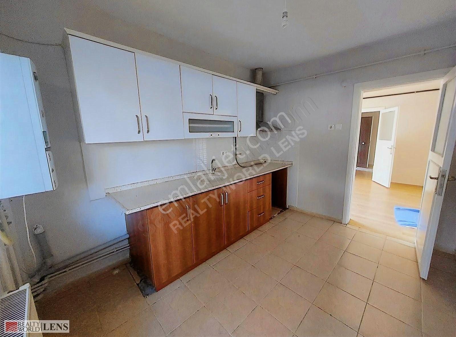Adapazarında Çarşıya Yakın 3+1 Kiralık Daire - Görsel 28