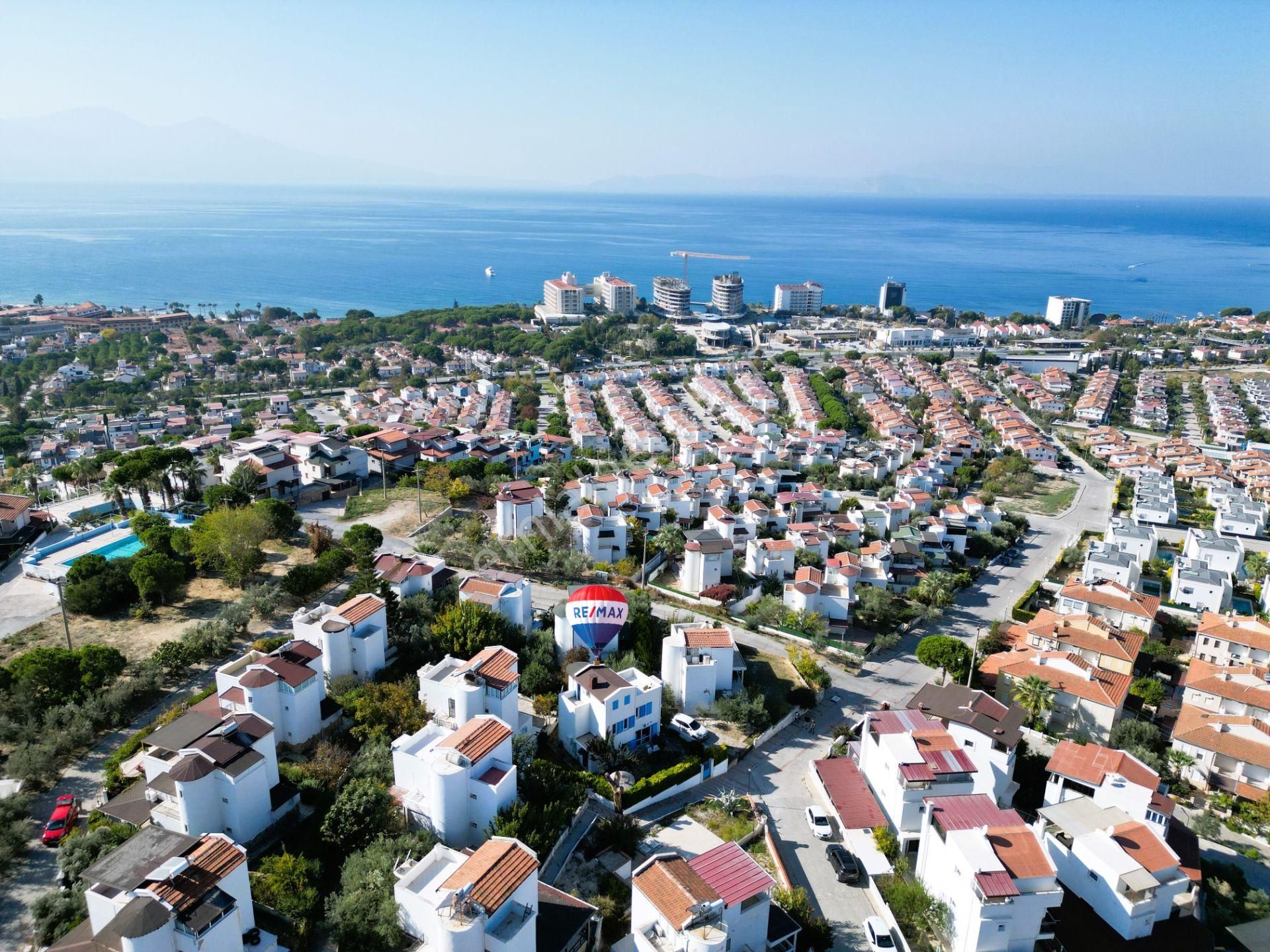 Kuşadası'nda Deniz Manzaralı Tam Müstakil 3+1 Doğalgazlı Villa - Görsel 3