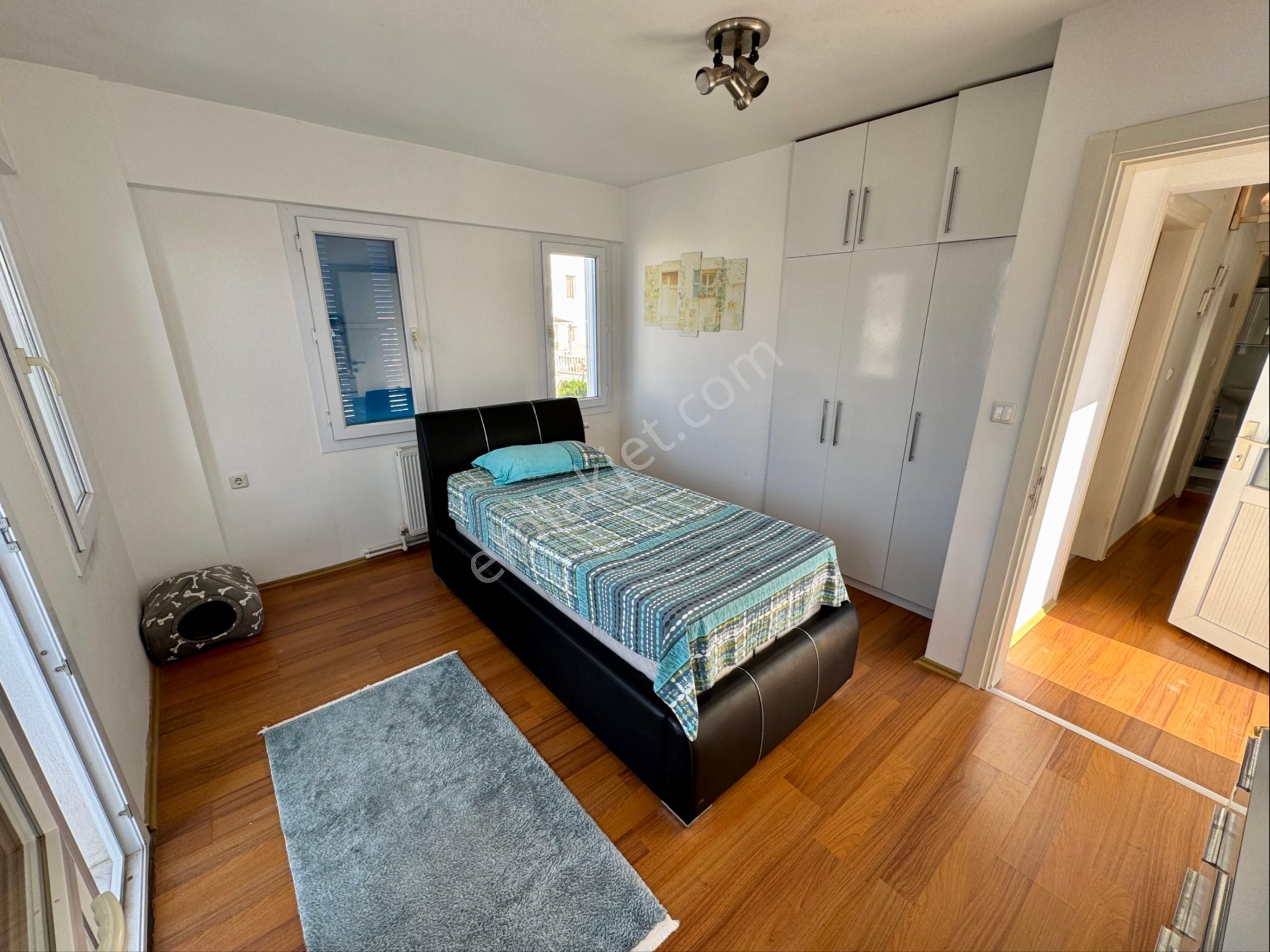 Kuşadası'nda Deniz Manzaralı Tam Müstakil 3+1 Doğalgazlı Villa - Görsel 20