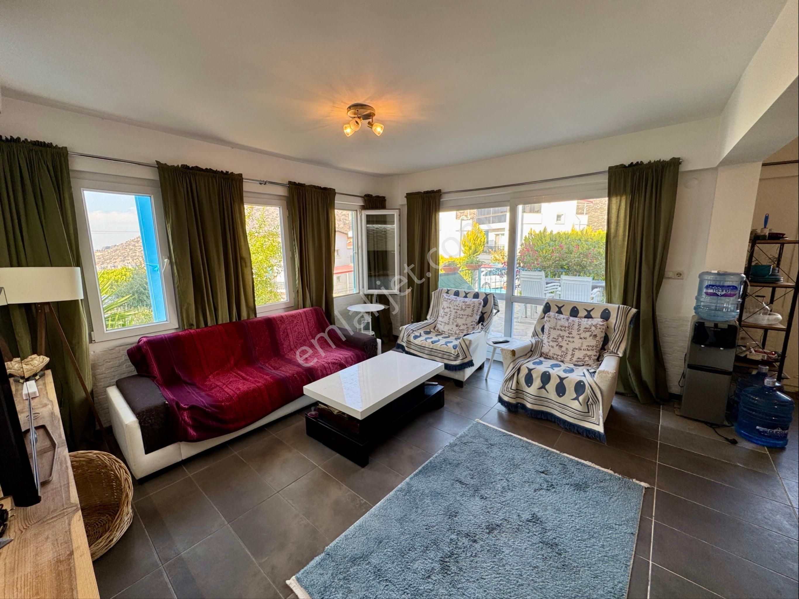 Kuşadası'nda Deniz Manzaralı Tam Müstakil 3+1 Doğalgazlı Villa - Görsel 11