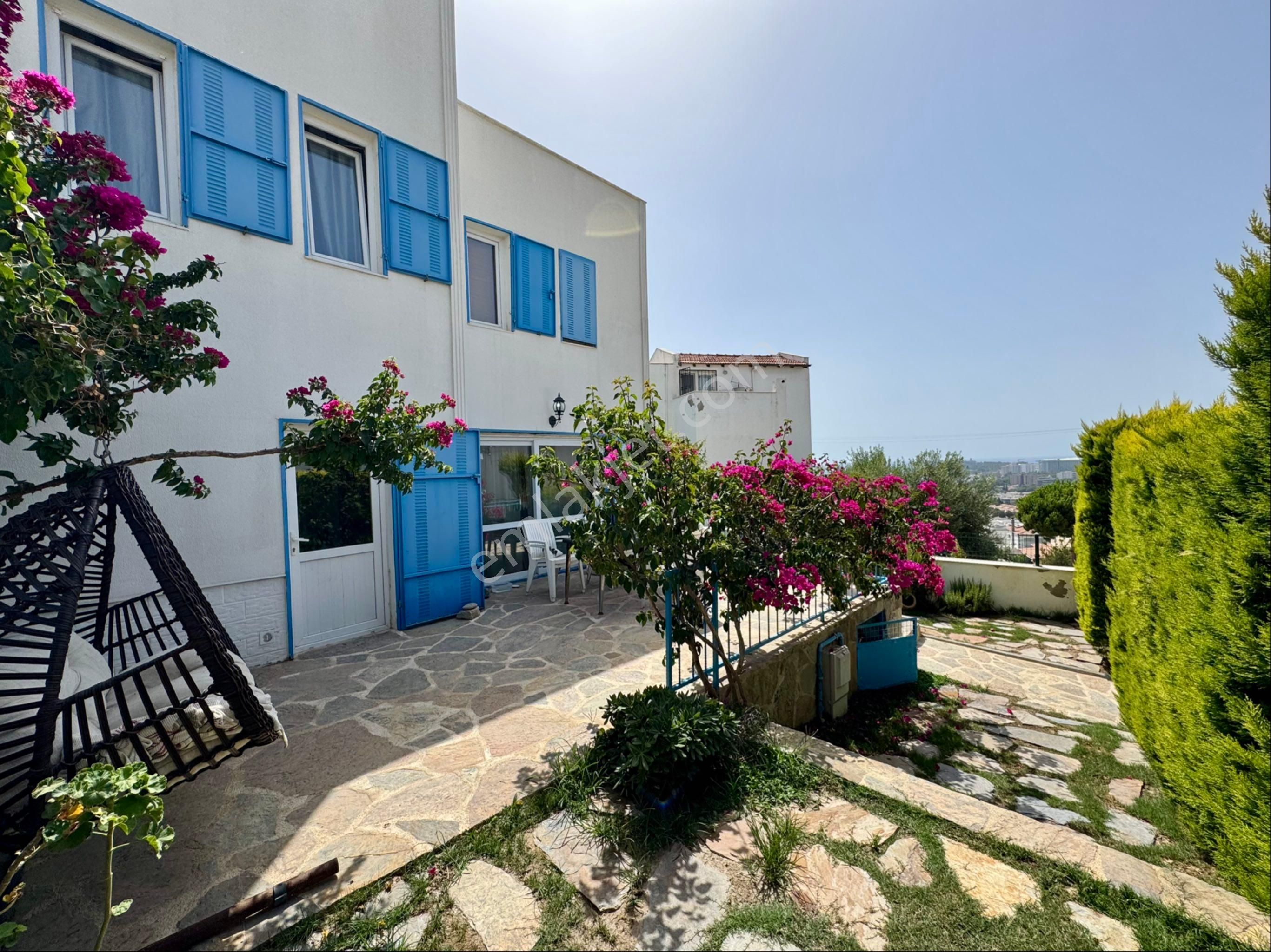 Kuşadası'nda Deniz Manzaralı Tam Müstakil 3+1 Doğalgazlı Villa - Görsel 5