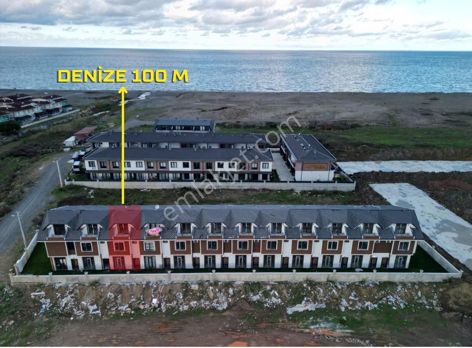 Kocaali Sahilde Denize 100m Mesafede Teraslı Satılık 3+1 Villa