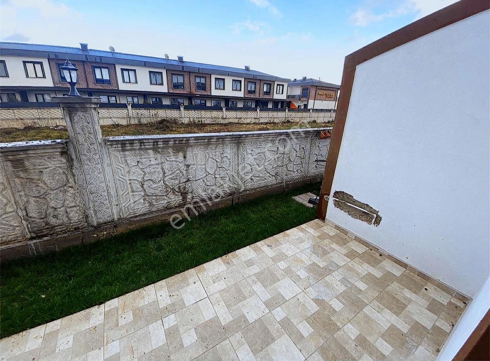 Kocaali Sahilde Denize 100m Mesafede Teraslı Satılık 3+1 Villa - Görsel 4