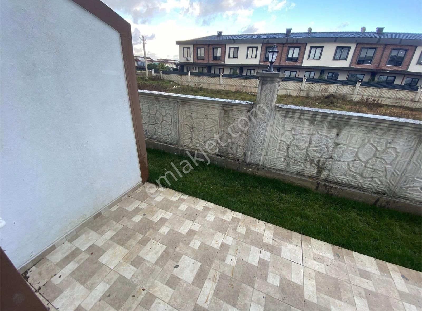 Kocaali Sahilde Denize 100m Mesafede Teraslı Satılık 3+1 Villa - Görsel 11