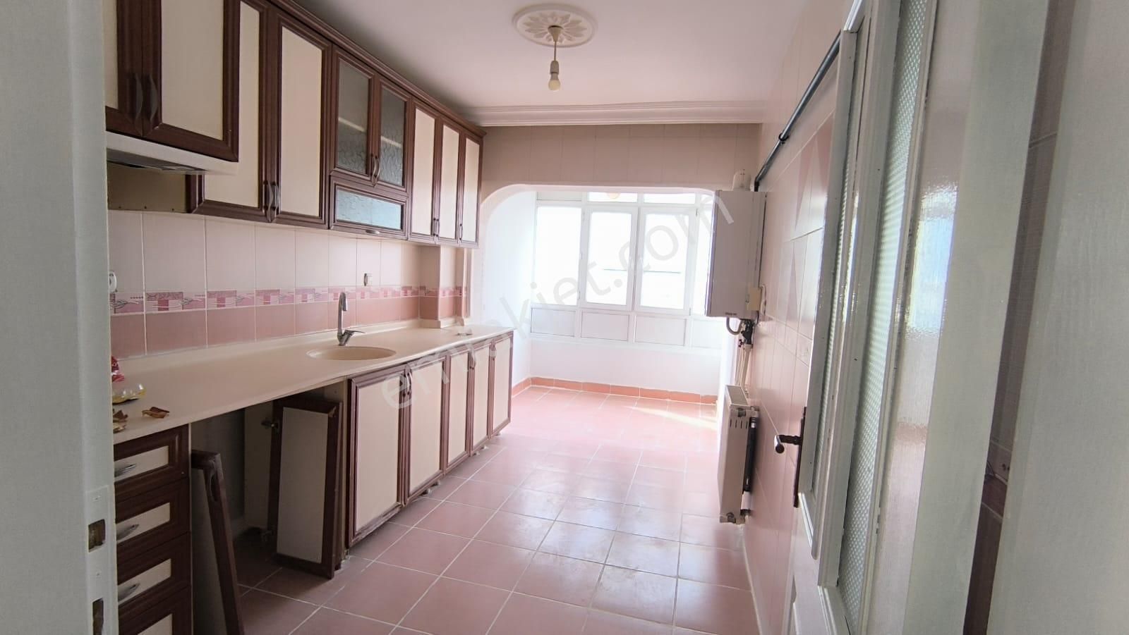 Yılmaz Gayrimenkul 3+1 Ön Cephe Kıralık Yapılı Masrafsız Mavı Okul Yanı - Görsel 12