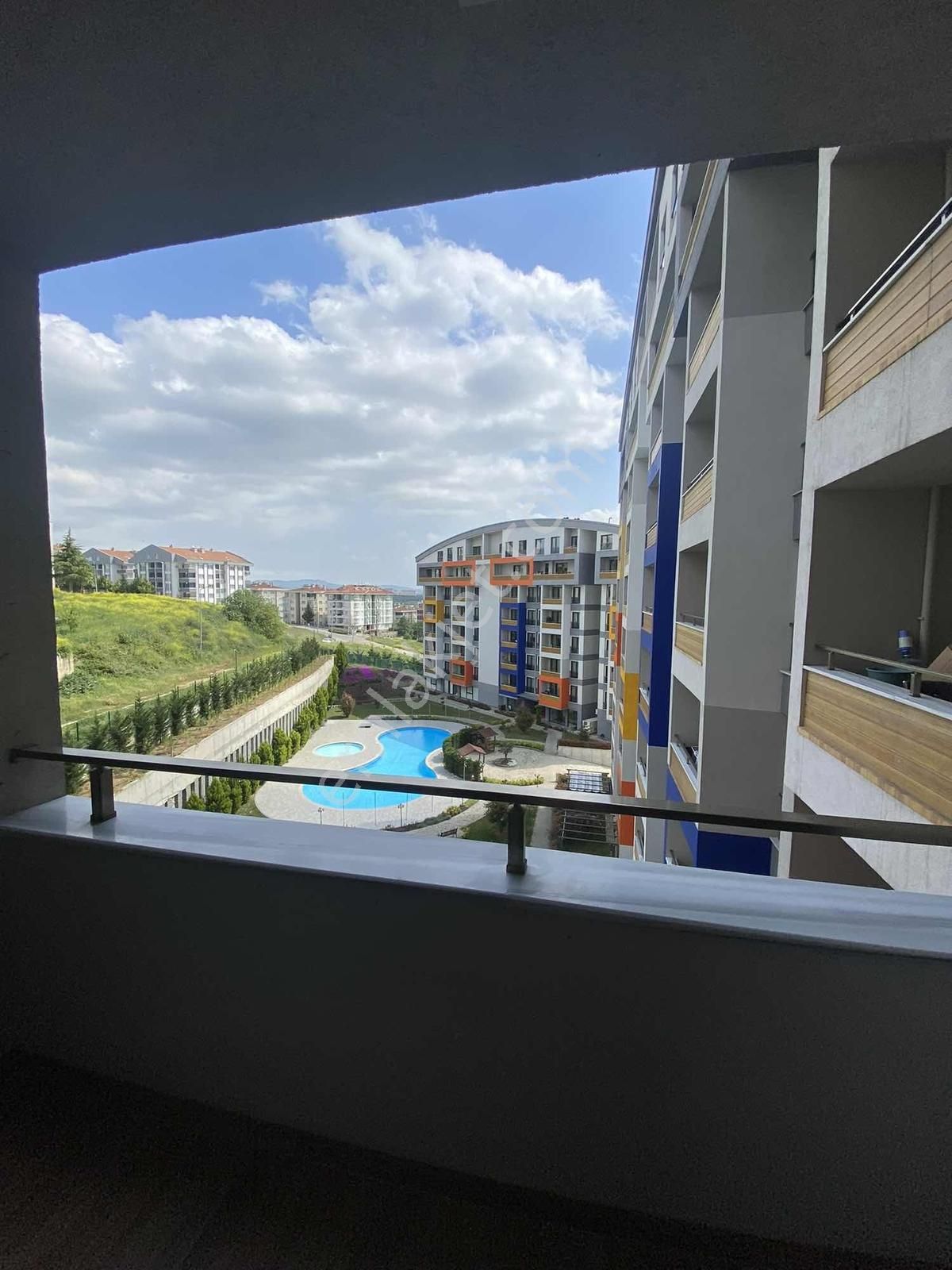 Yalçınlar Yaşam Sitesinde 1+1 Eşyalı Kiralık Daire - Görsel 22