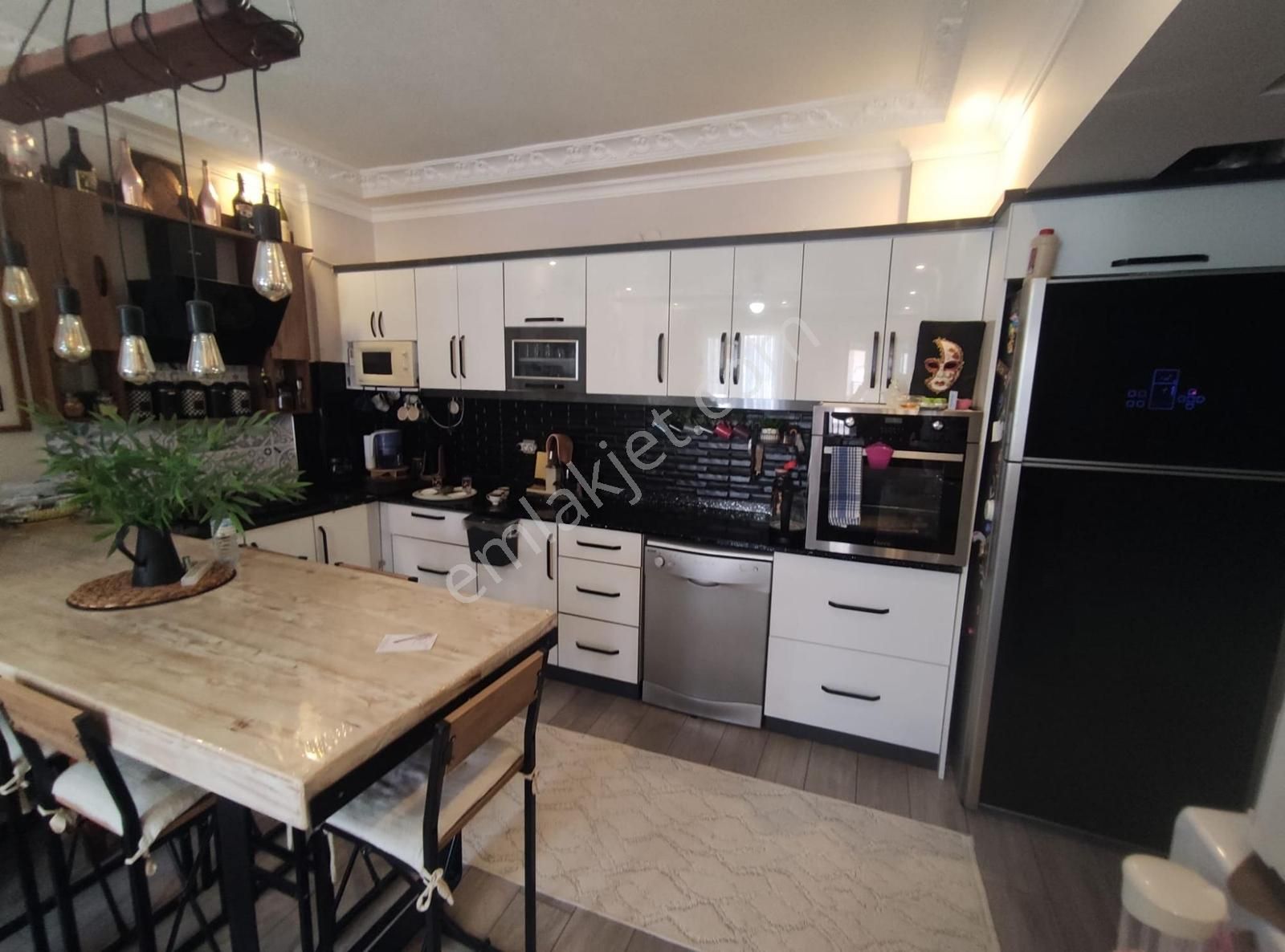 Didim Efeler Mahallesi Deniz Court Sitesi'nde Satılık 2+1 Fırsat - Görsel 9