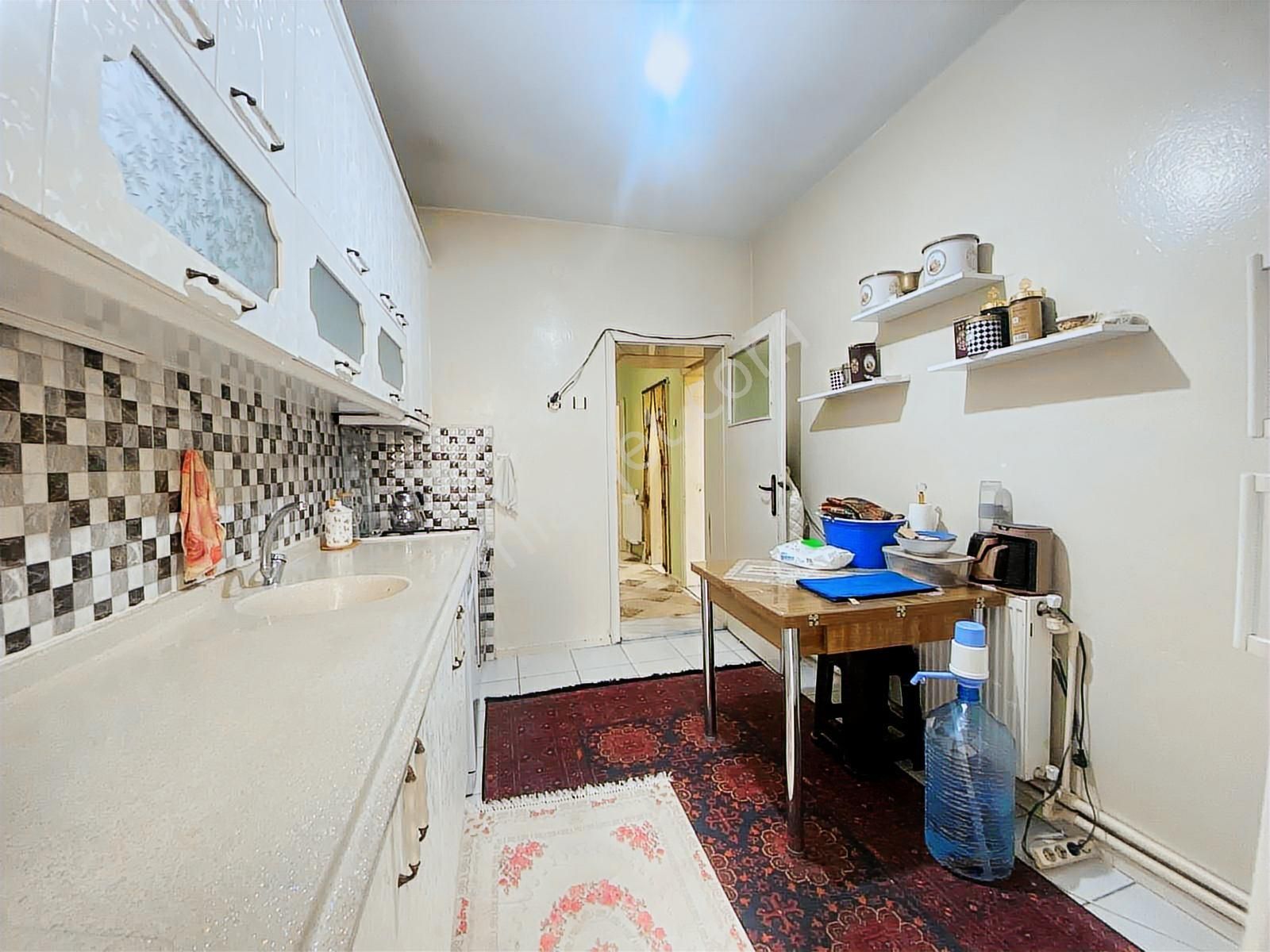 Aydınlık Evler Mah. Tramvay Durağına Yakın Merkezi Konum 2+1 - Görsel 15