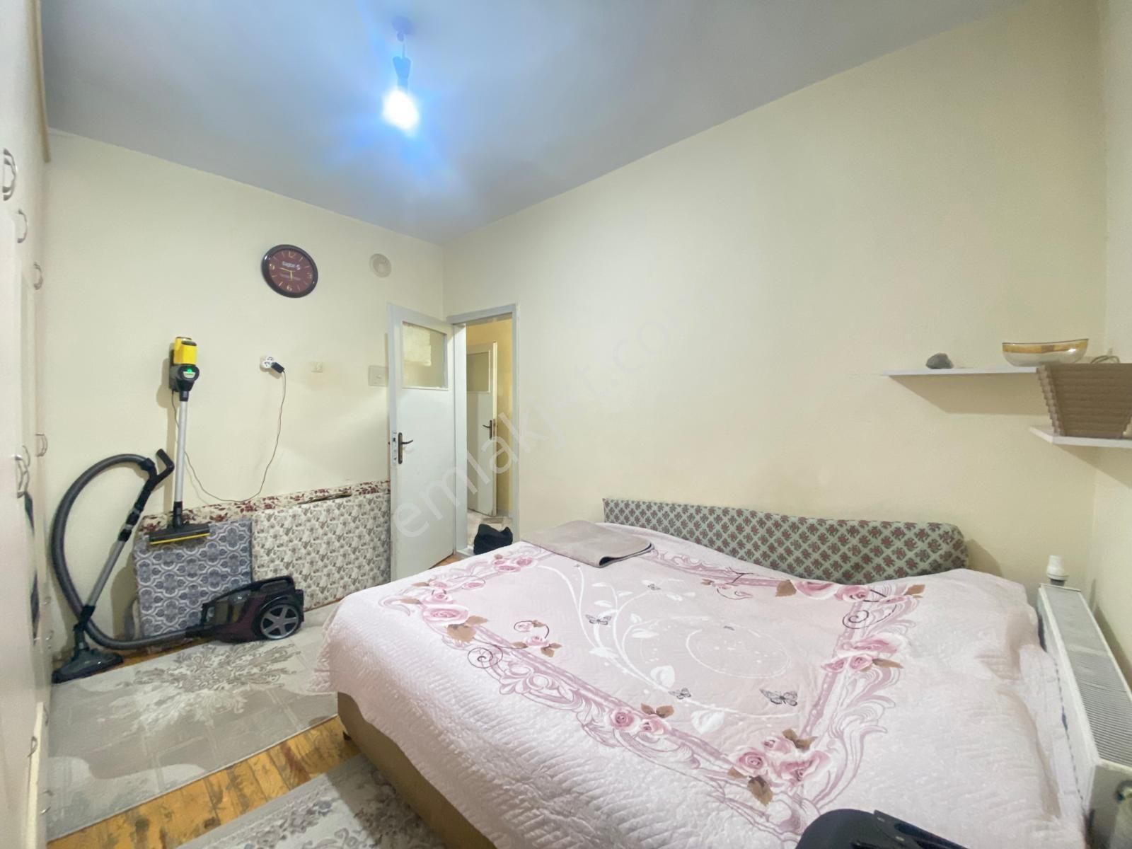 Aydınlık Evler Mah. Tramvay Durağına Yakın Merkezi Konum 2+1 - Görsel 16