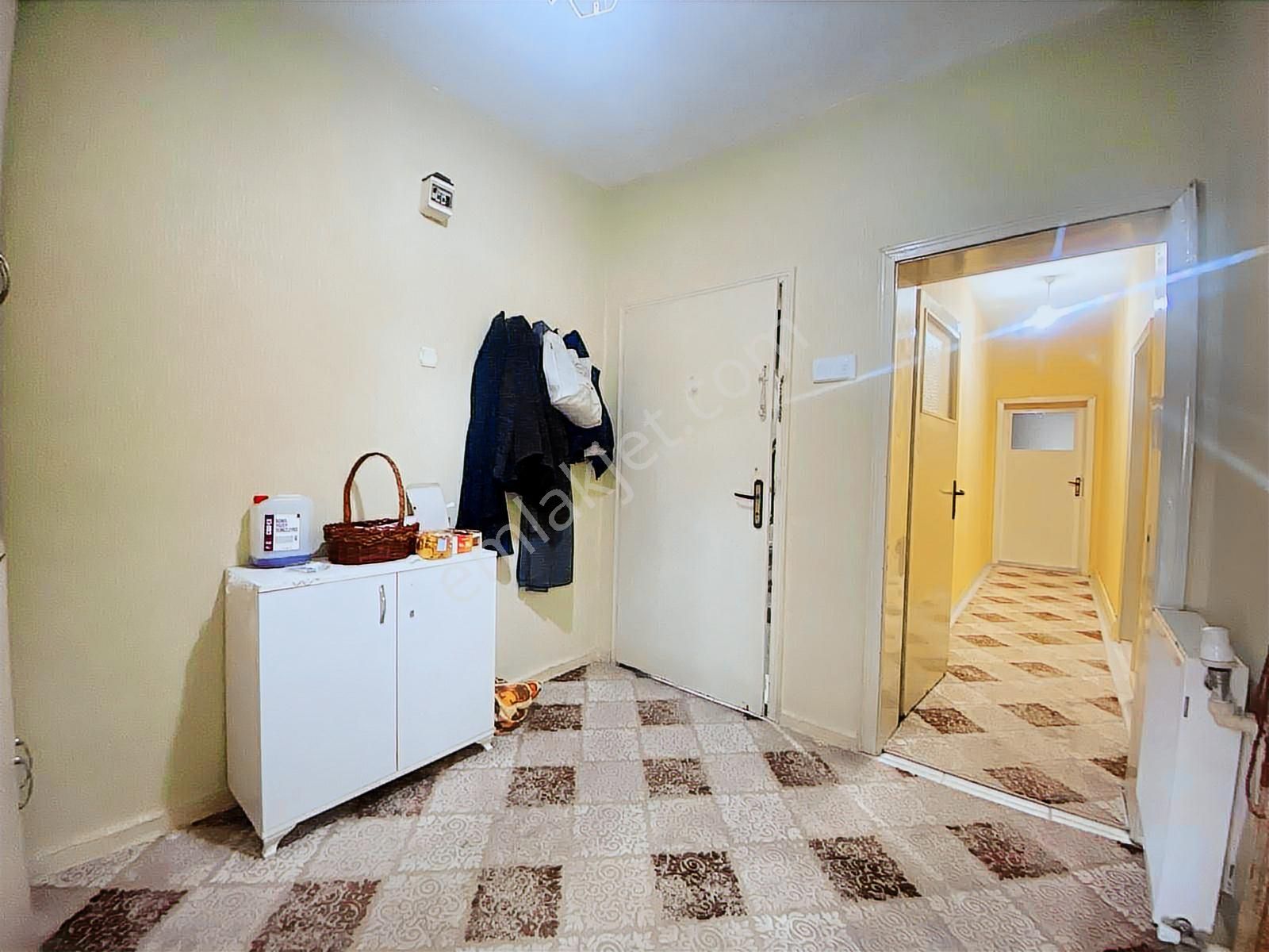 Aydınlık Evler Mah. Tramvay Durağına Yakın Merkezi Konum 2+1 - Görsel 8