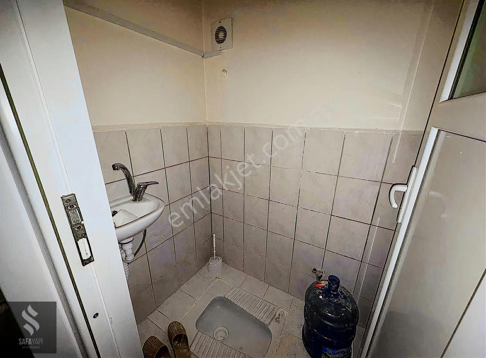 Şehit Kamil Balkan Caddesinde 1+1 Kiralık - Görsel 4