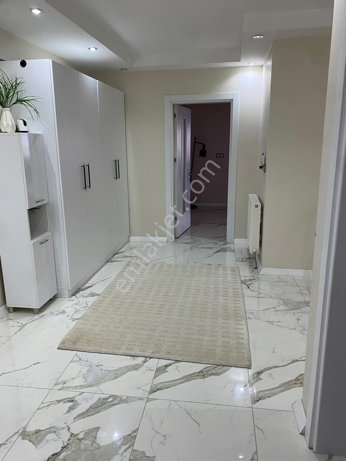 Cumhuriyet Mahallesinde Kiralık 6+2 Çatı Dubleksi - Görsel 10