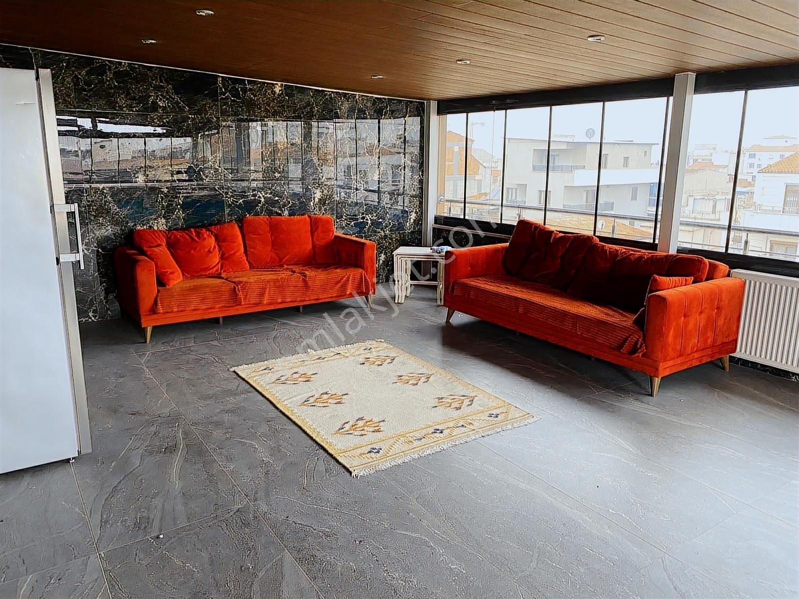 Cumhuriyet Mahallesinde Kiralık 6+2 Çatı Dubleksi - Görsel 18