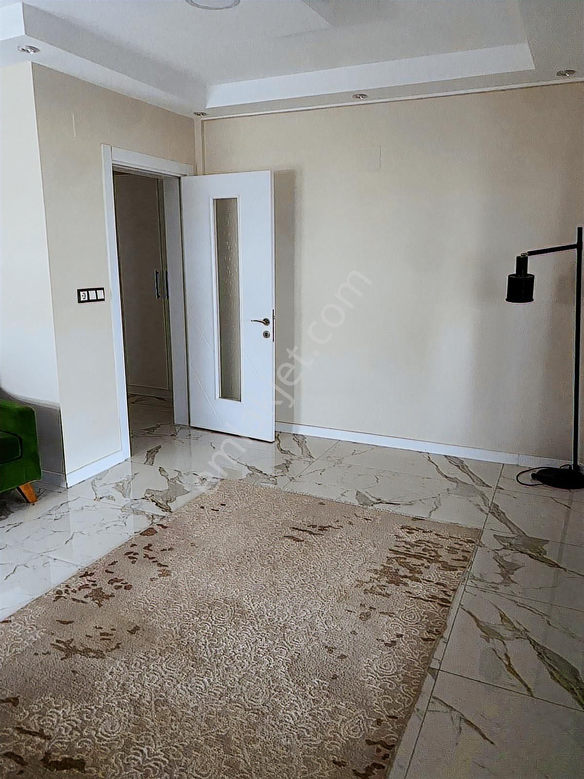 Cumhuriyet Mahallesinde Kiralık 6+2 Çatı Dubleksi - Görsel 6