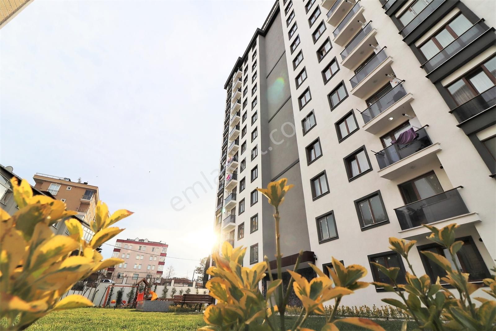 Ümraniye Elmalıkent Mah Satılık Giriş Kat Daire