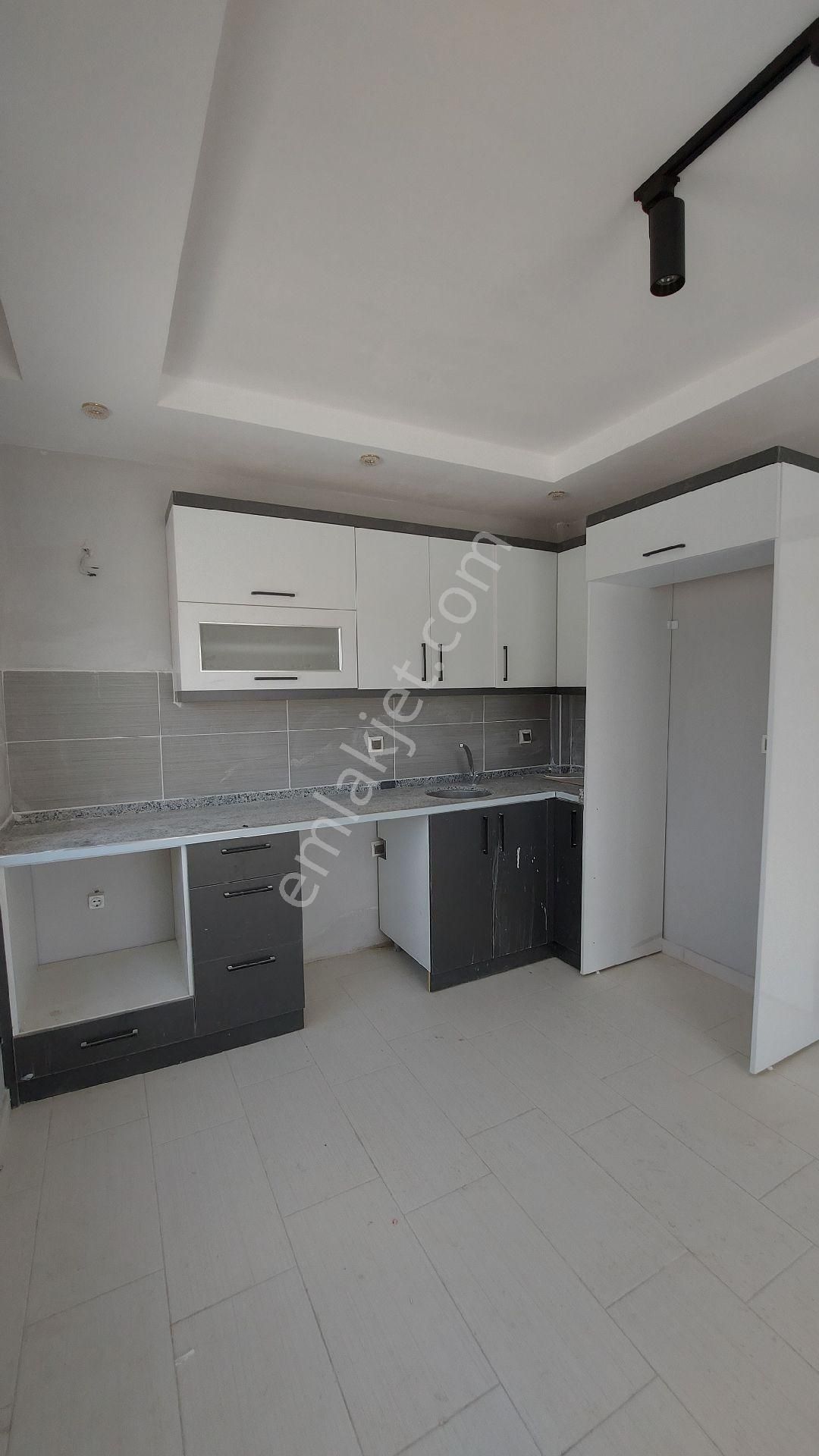 Birlik'ten Cadde Üstü 3+1