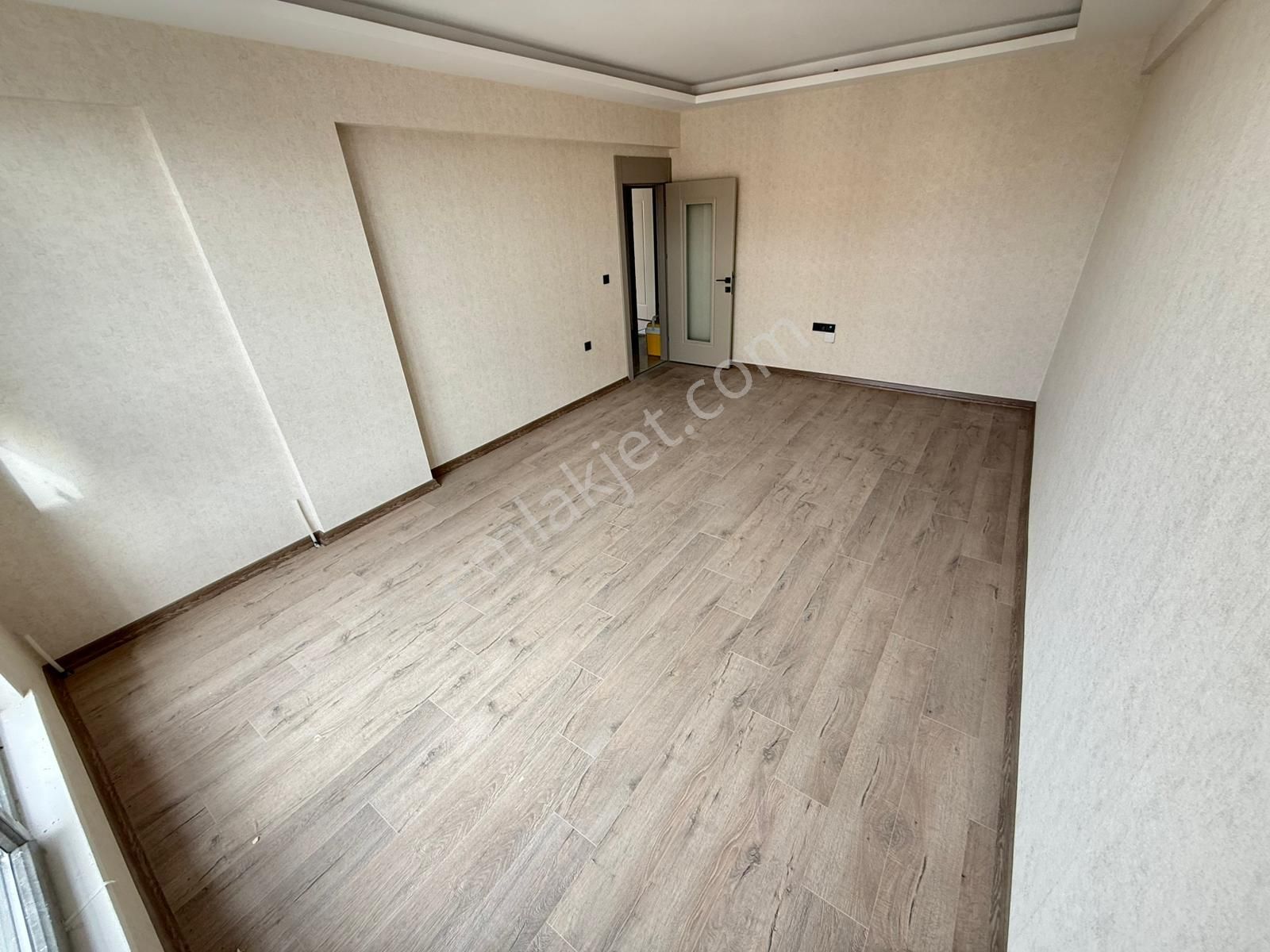 Kariyer'den Yayla'da Ultra Lüks Yapılı Asansörlü 3+1 İskanlı Daire - Görsel 7