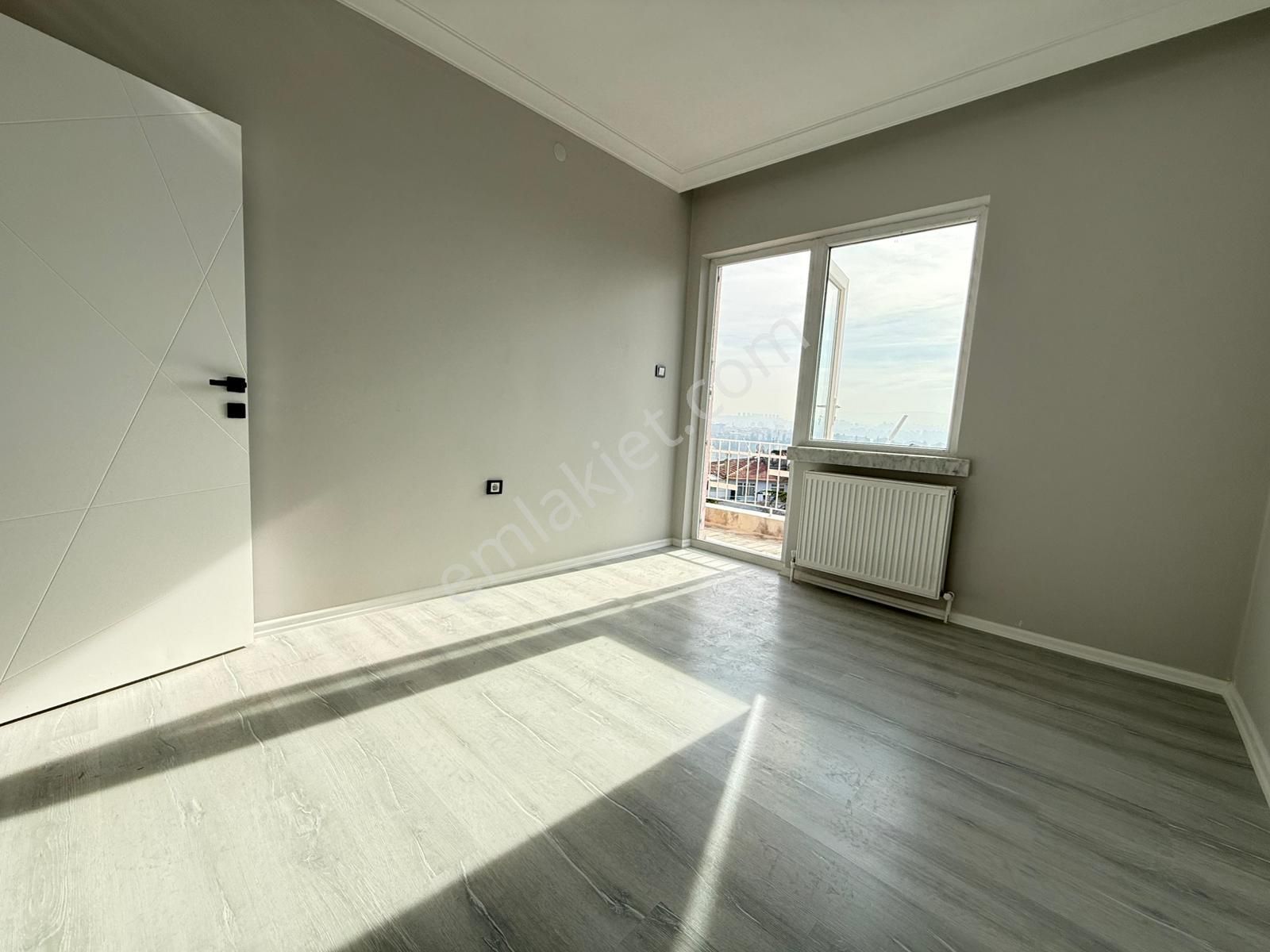 Kariyer'den Tepebaşın'da Manzaralı Katta Ultra Lüx Yapılı 3+1 Daire - Görsel 26