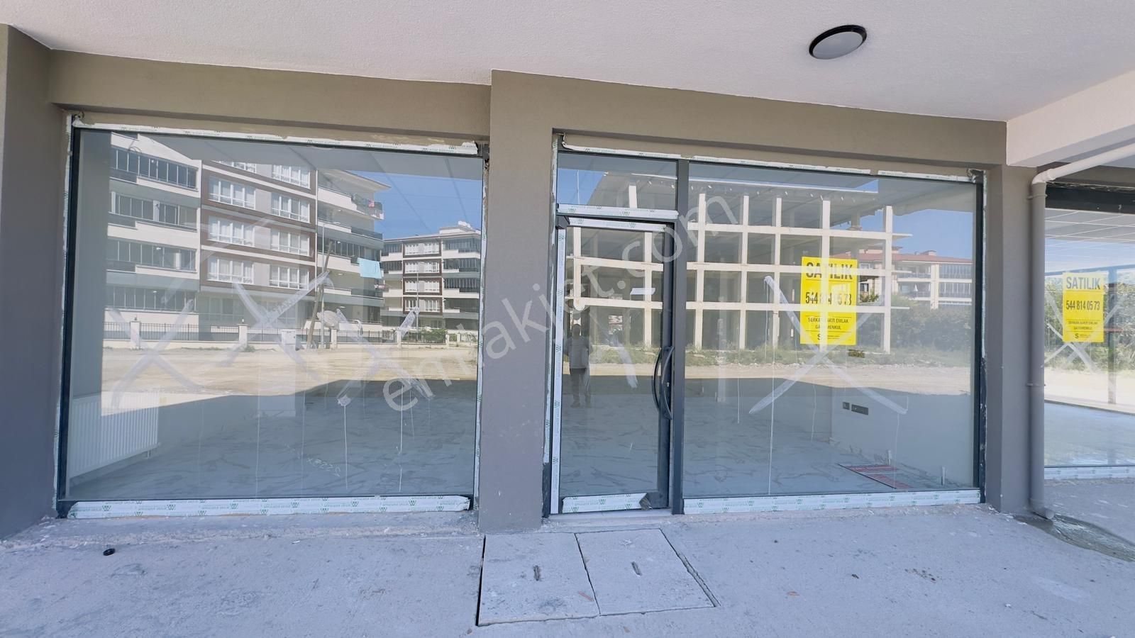 Merkez Kemerköprü Kiralık Sıfır Dükkan 2 Cephesi Açık - Görsel 3