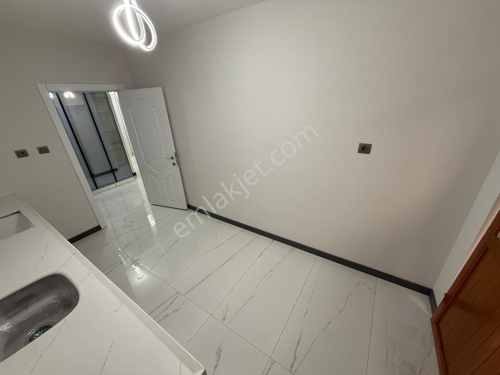 Yayla Merkezde Vadi Park Karşısı Giriş Fuul Yapılı 3+1 Daire - Görsel 8