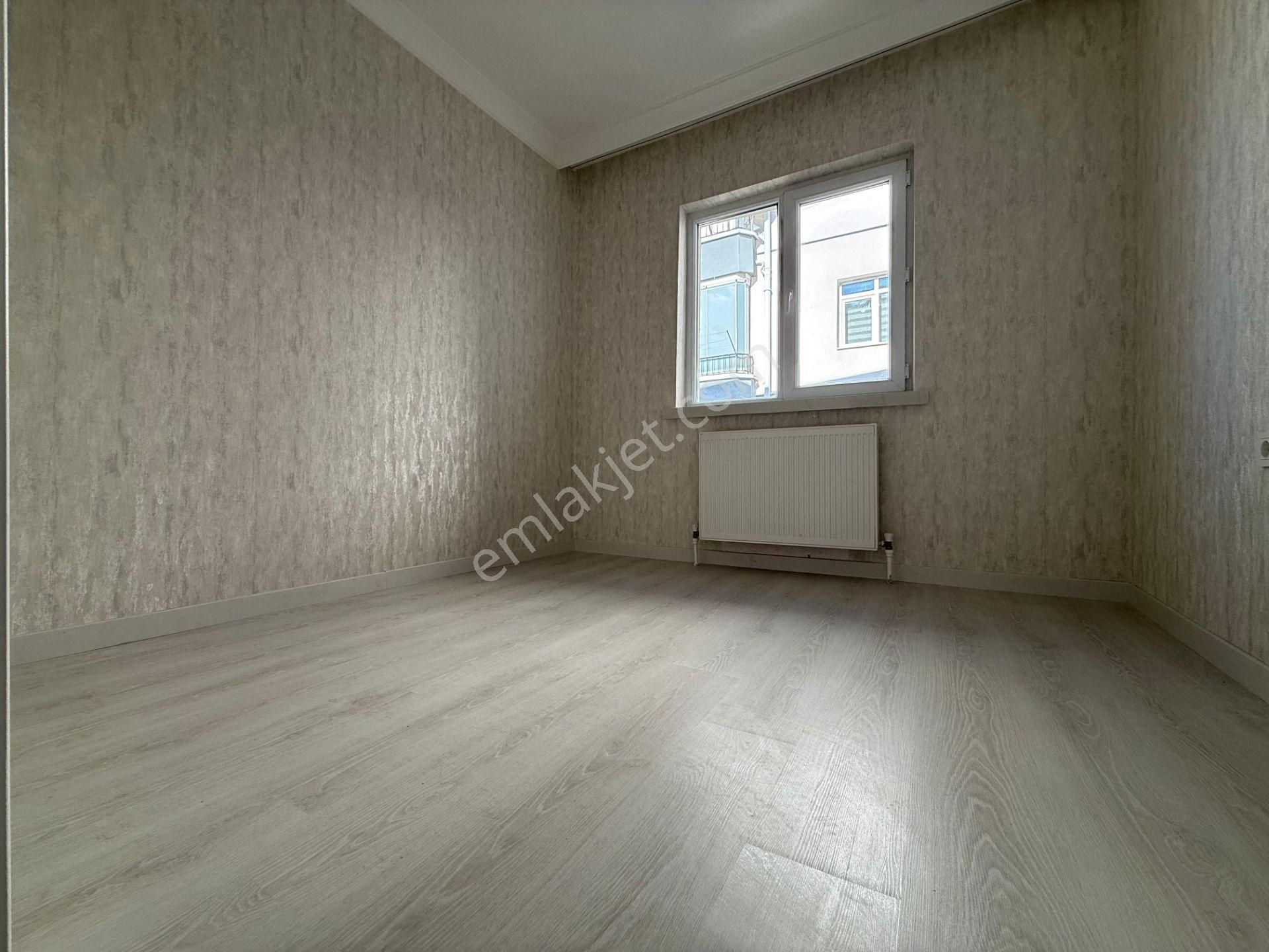 İncirli'de Merkezi Konum Ara Katta Lüx Yapılı Manzaralı 3+1 Daire - Görsel 8