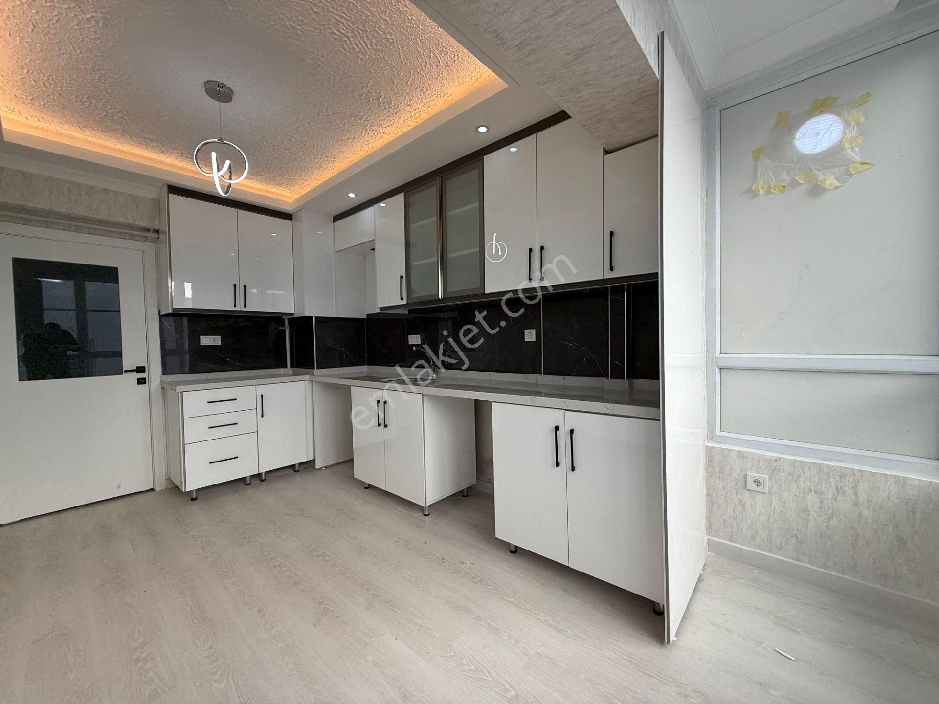 İncirli'de Merkezi Konum Ara Katta Lüx Yapılı Manzaralı 3+1 Daire - Görsel 23