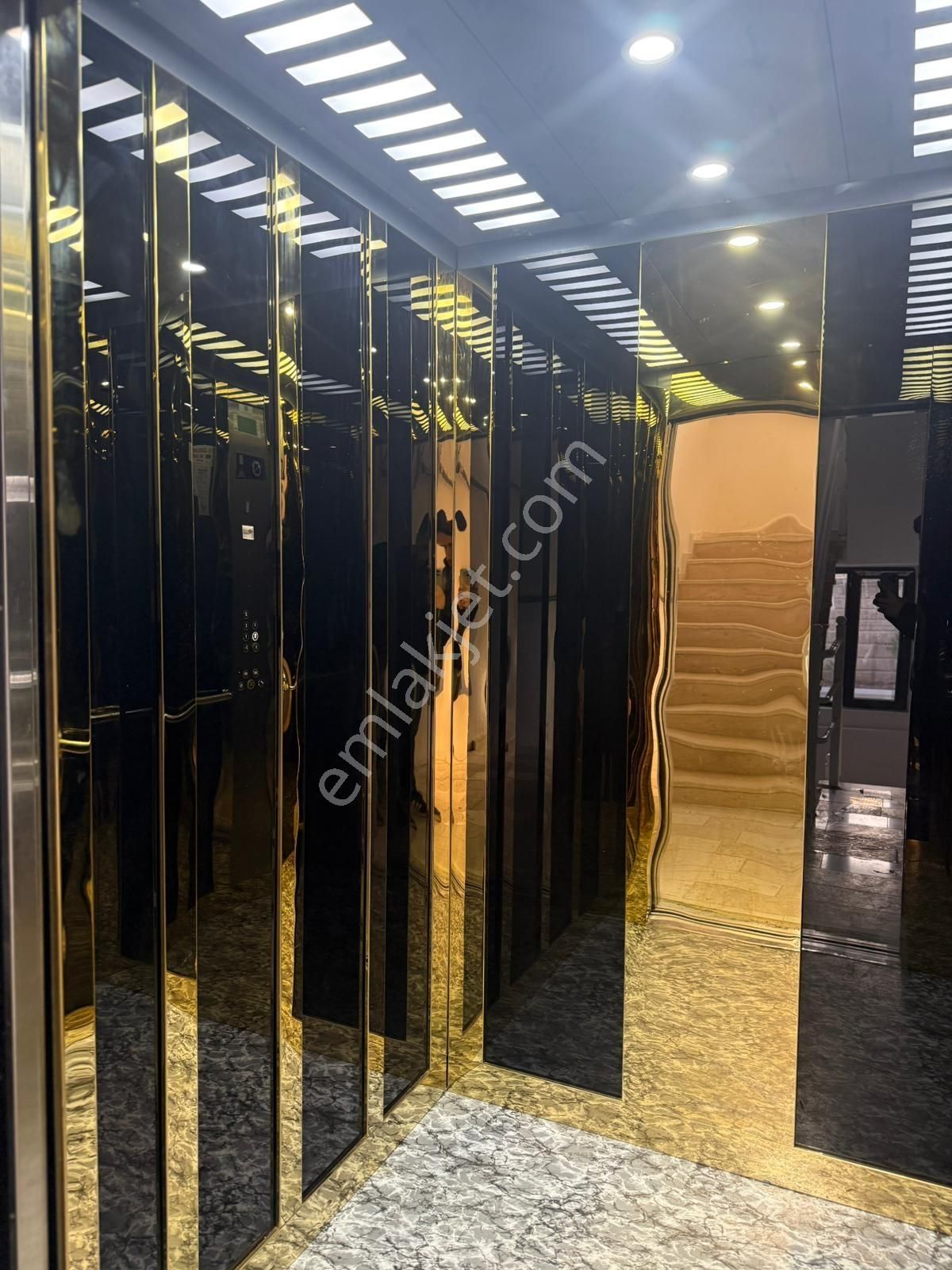 Tekerek Akdo Civarında Kiralık 1+1 Lüks Daire - Görsel 33