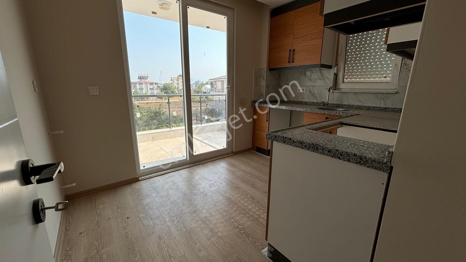 Döşemealtı Kırkgöz Yeniköy'de Arakat Asansörlü Satılık 2+1 Daire - Görsel 2