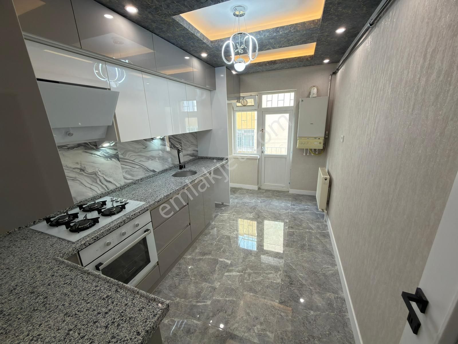 Kariyer'den Pınarbaşın'da Ara Kattalüx Yapılı 3+1 Daire