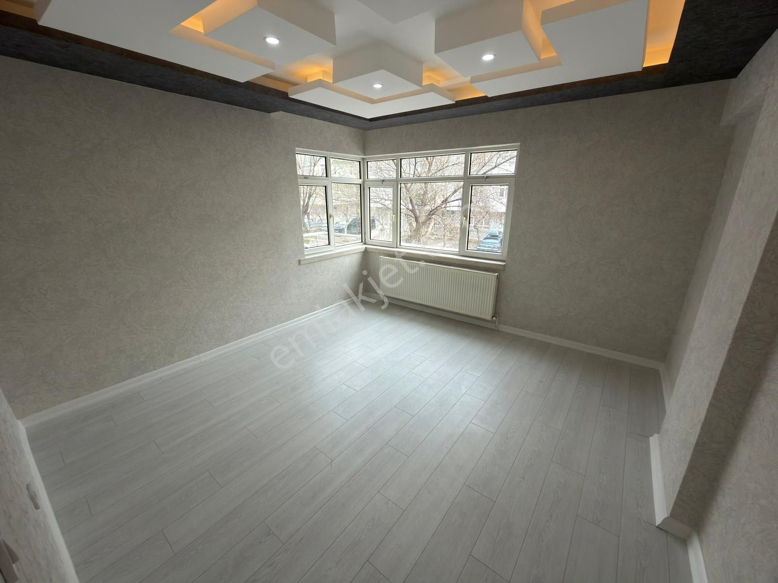 Kariyerden Tepebaşın'da Cadde Yakını Ara Katta Lüx Yapılı 3+1 Daire - Görsel 22