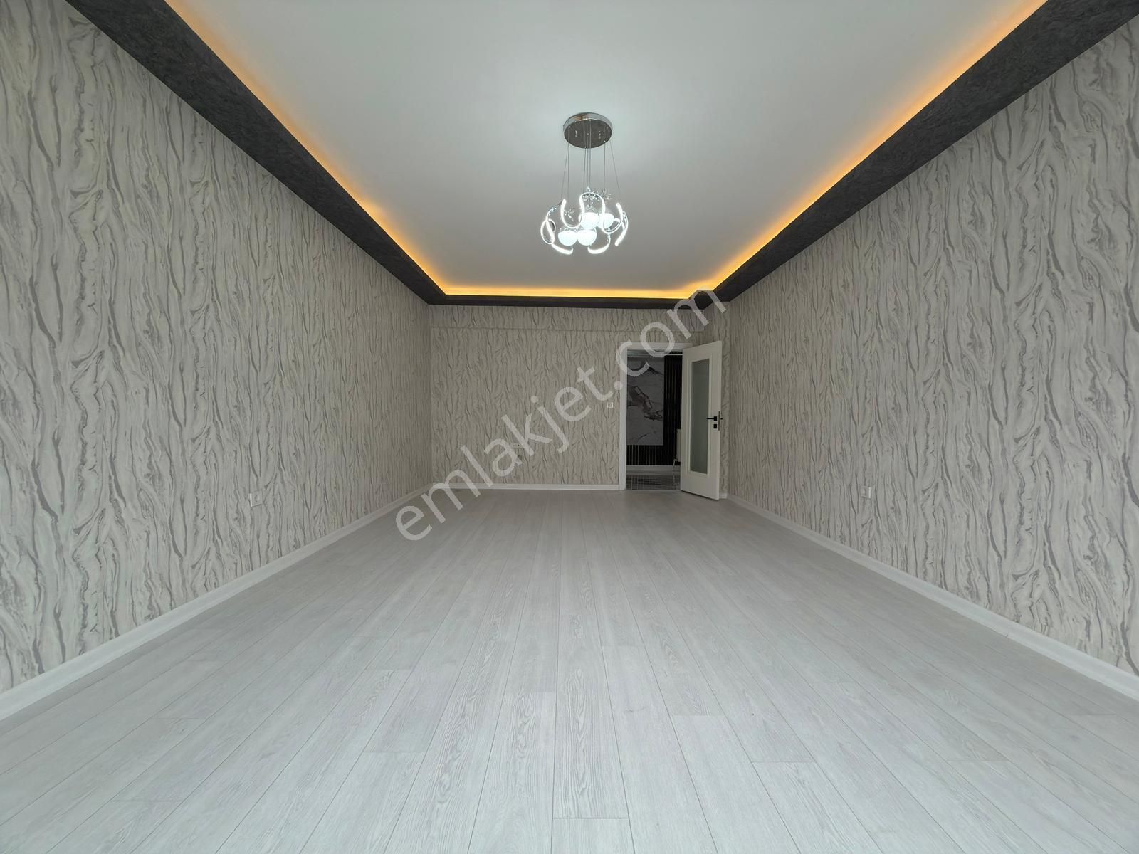 Kariyerden Tepebaşın'da Cadde Yakını Ara Katta Lüx Yapılı 3+1 Daire - Görsel 13