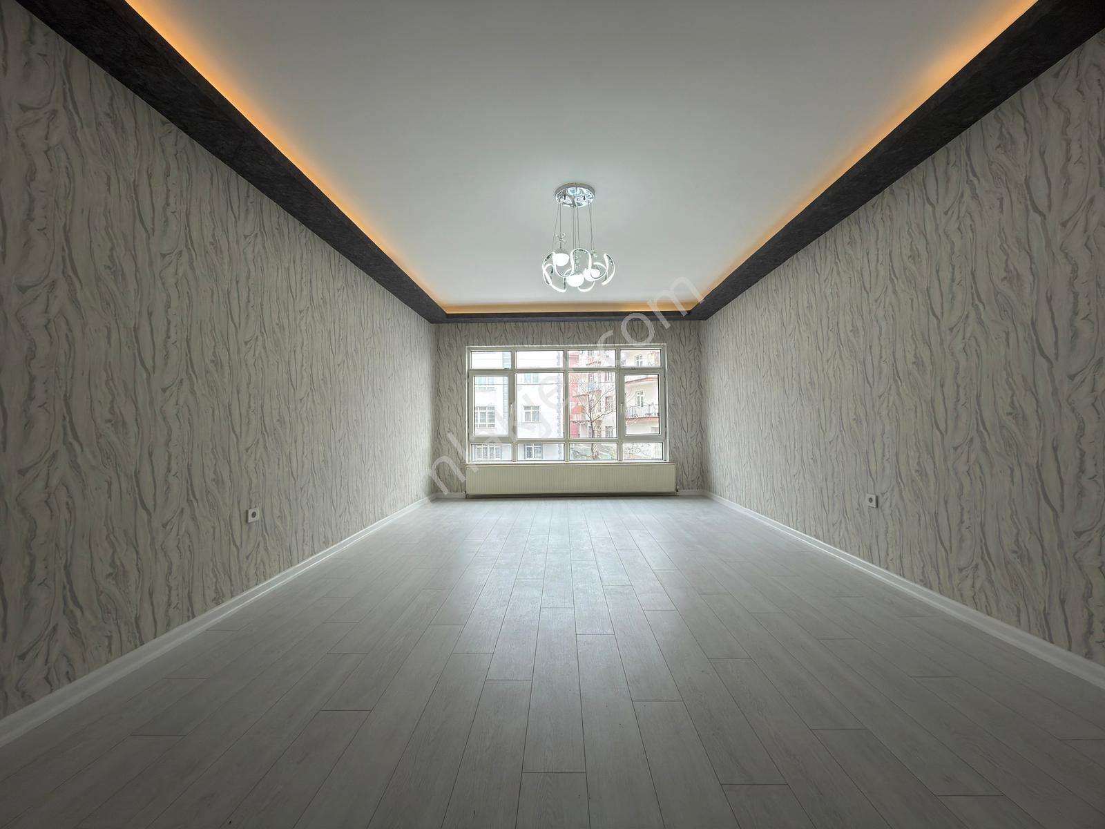 Kariyerden Tepebaşın'da Cadde Yakını Ara Katta Lüx Yapılı 3+1 Daire - Görsel 12