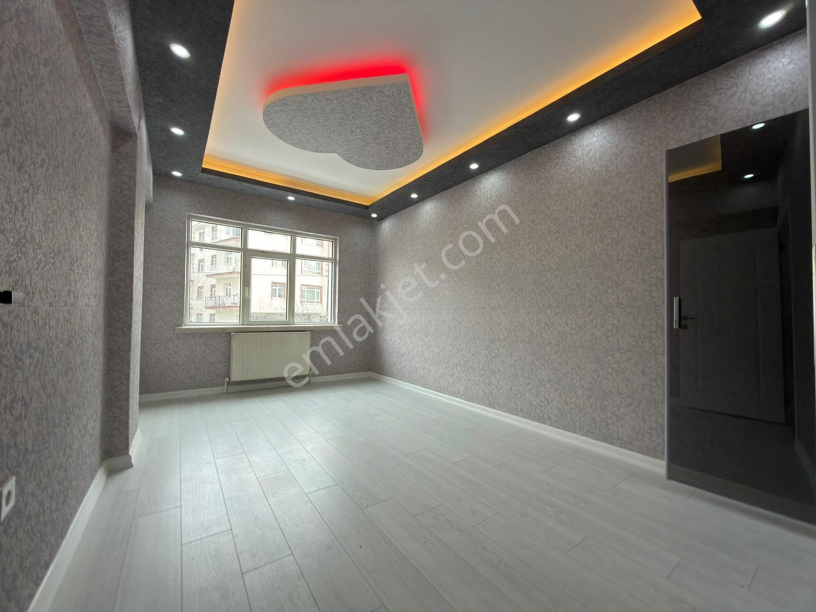 Kariyerden Tepebaşın'da Cadde Yakını Ara Katta Lüx Yapılı 3+1 Daire - Görsel 15