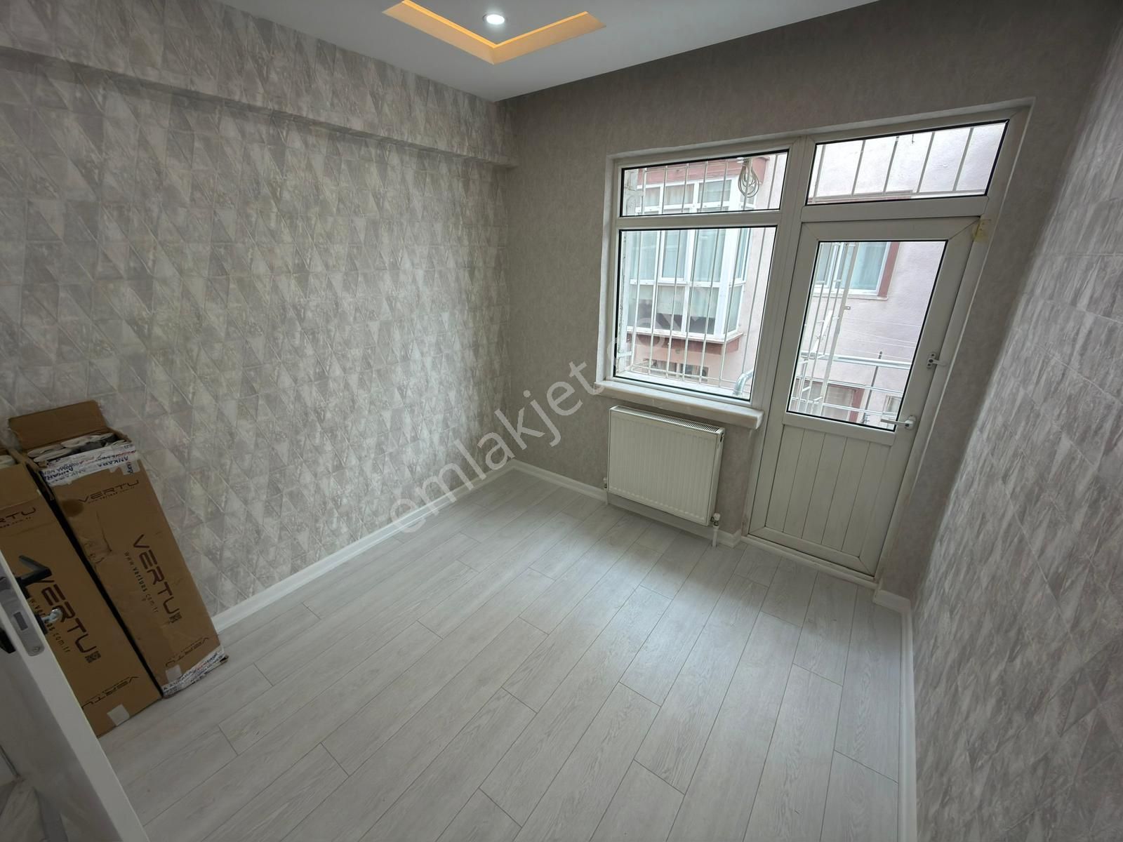 Kariyerden Tepebaşın'da Cadde Yakını Ara Katta Lüx Yapılı 3+1 Daire - Görsel 20