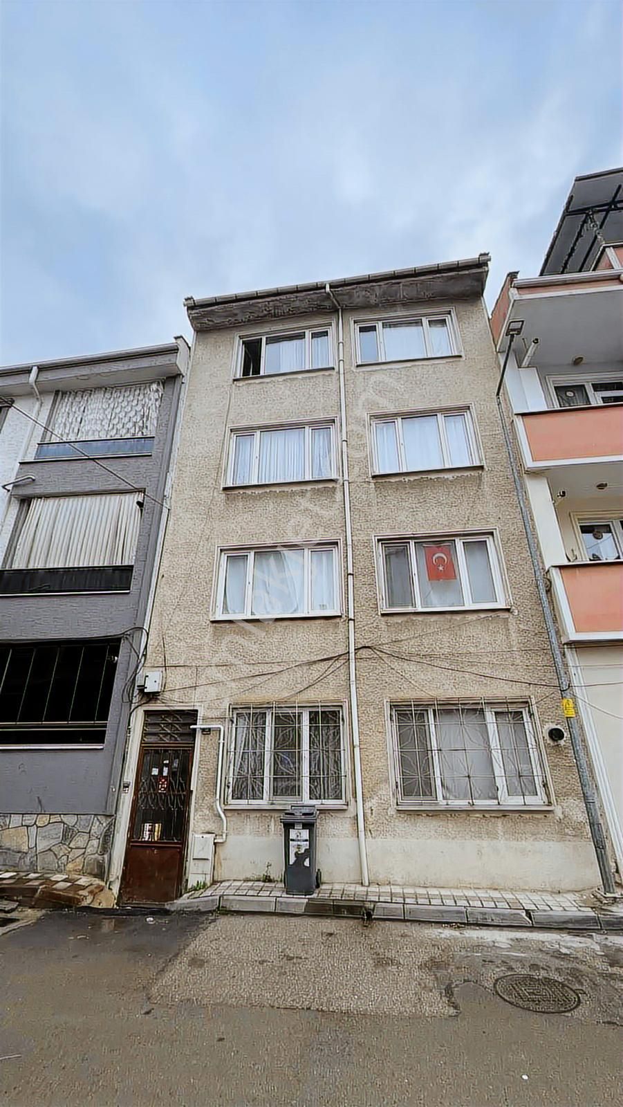 Ulucan'dan İnegöl Turgutalp Mahallesinde Satılık 2+1 Daire